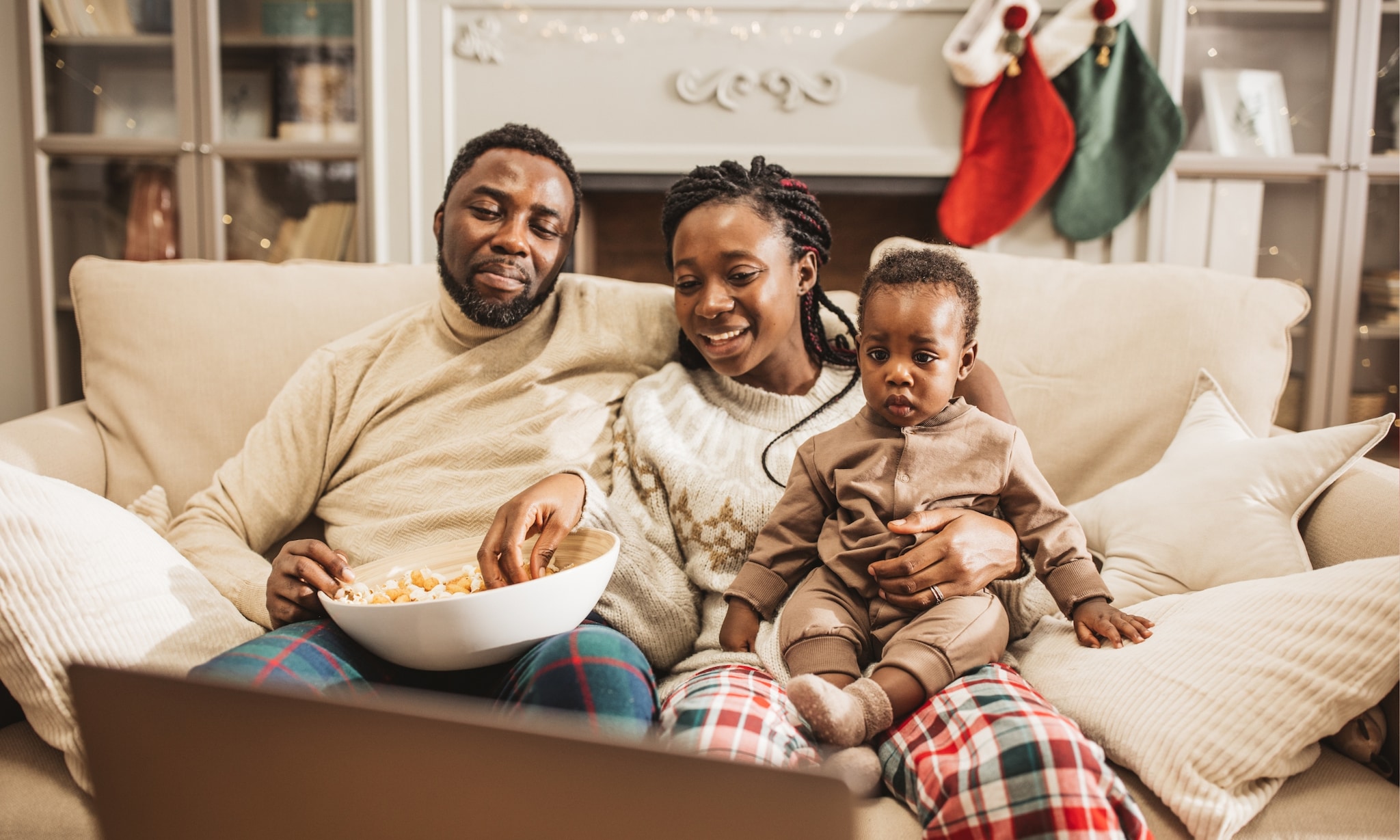 Kerstfilm kijken met gezin Getty Images