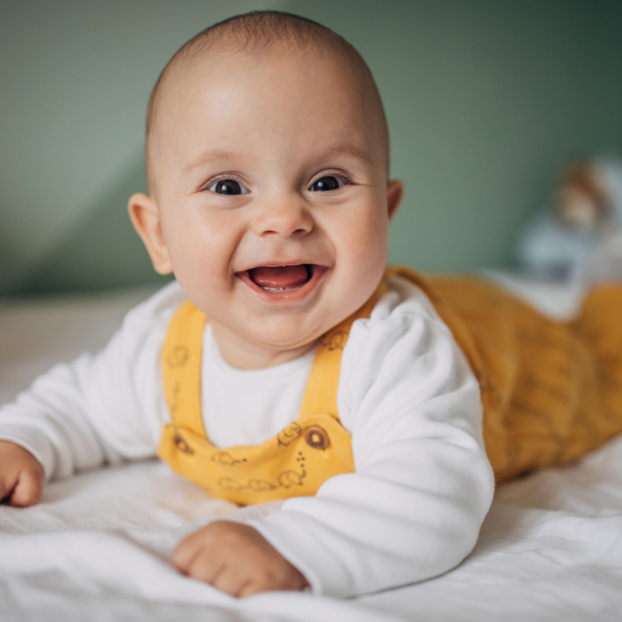 tummy time zo stimuleer je de buikligging bij je baby