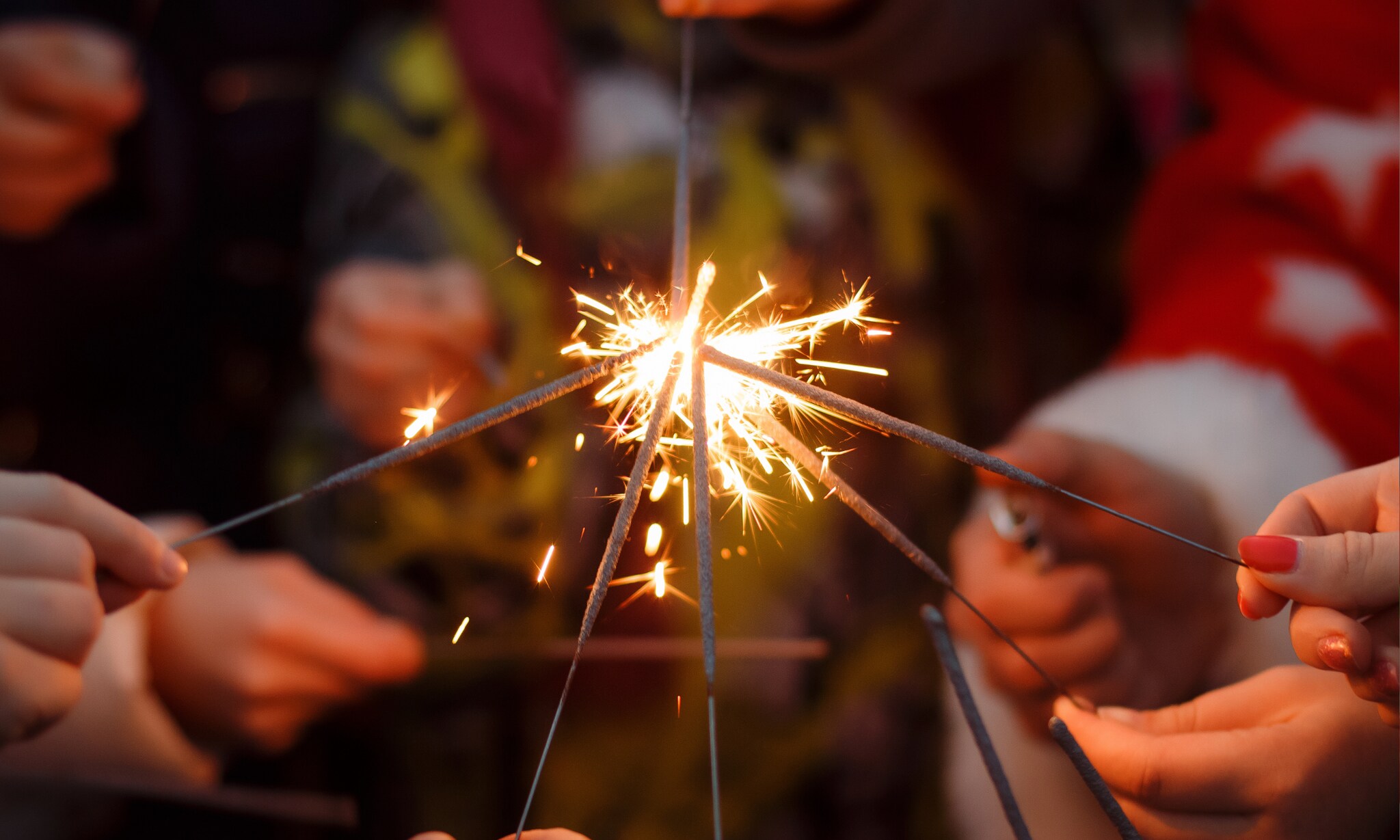 Veilig vuurwerk afsteken met je kind Getty Images
