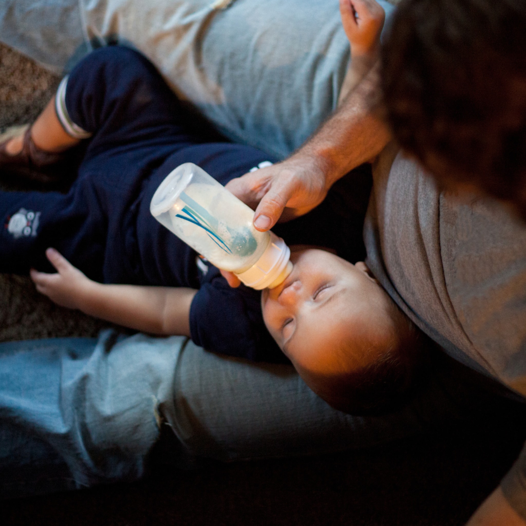 voedingsschema flesvoeding hoeveel heeft mijn baby nodig