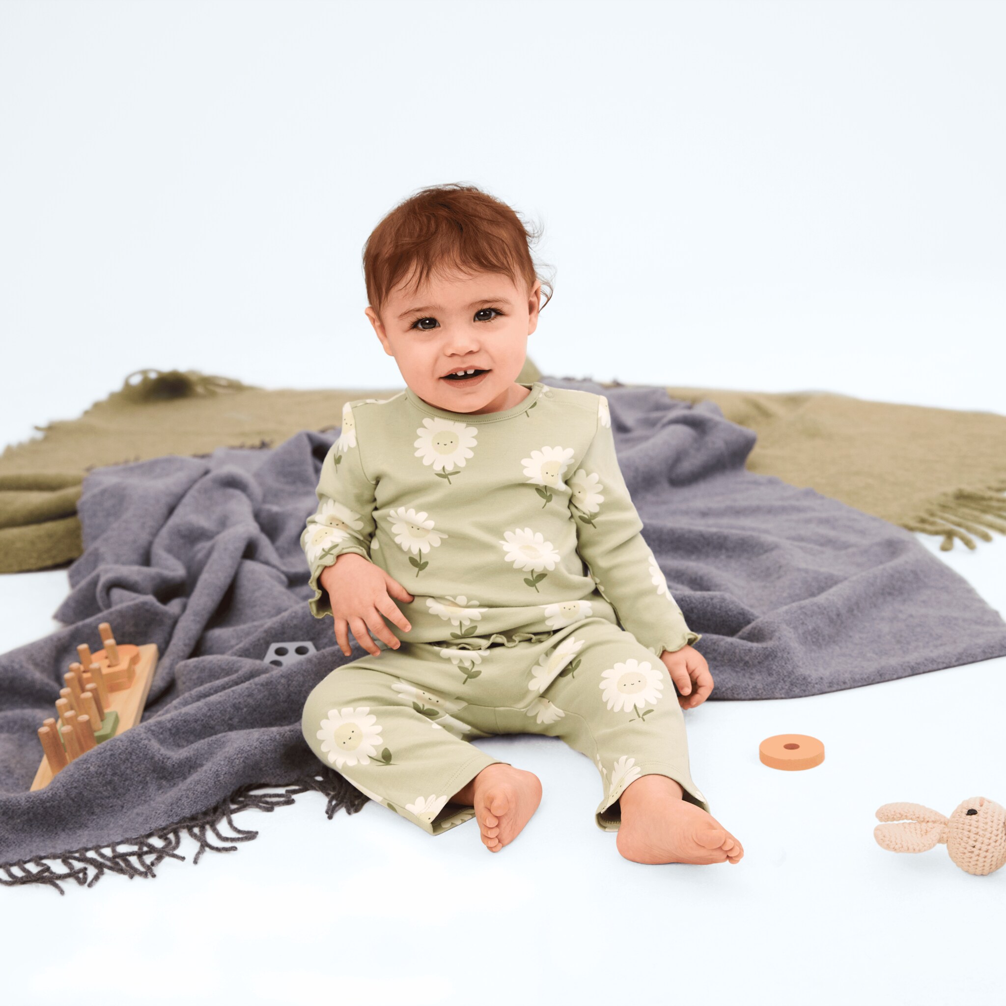 8x slimme tips om je baby makkelijk aan te kleden