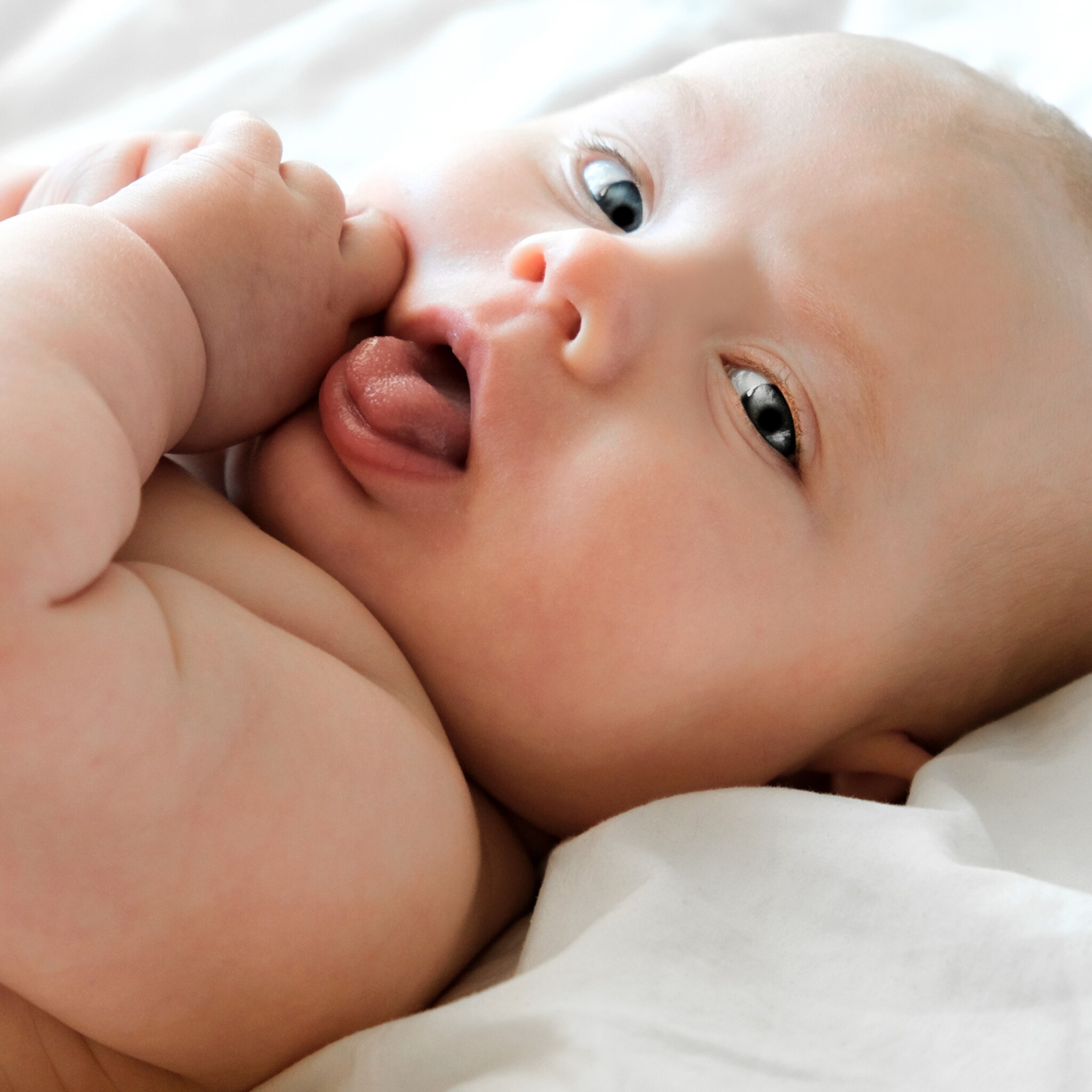 tongriem bij je baby doorknippen of niet