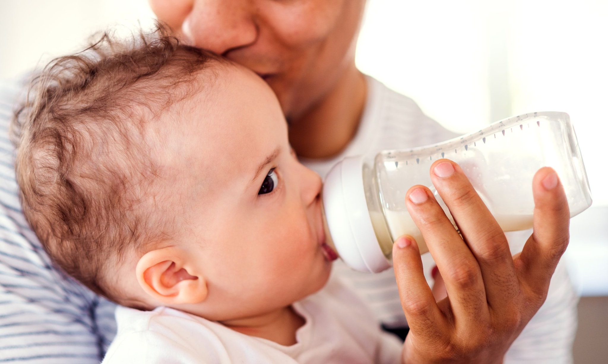 Hoe weet je of je baby genoeg gedronken heeft? Getty Images