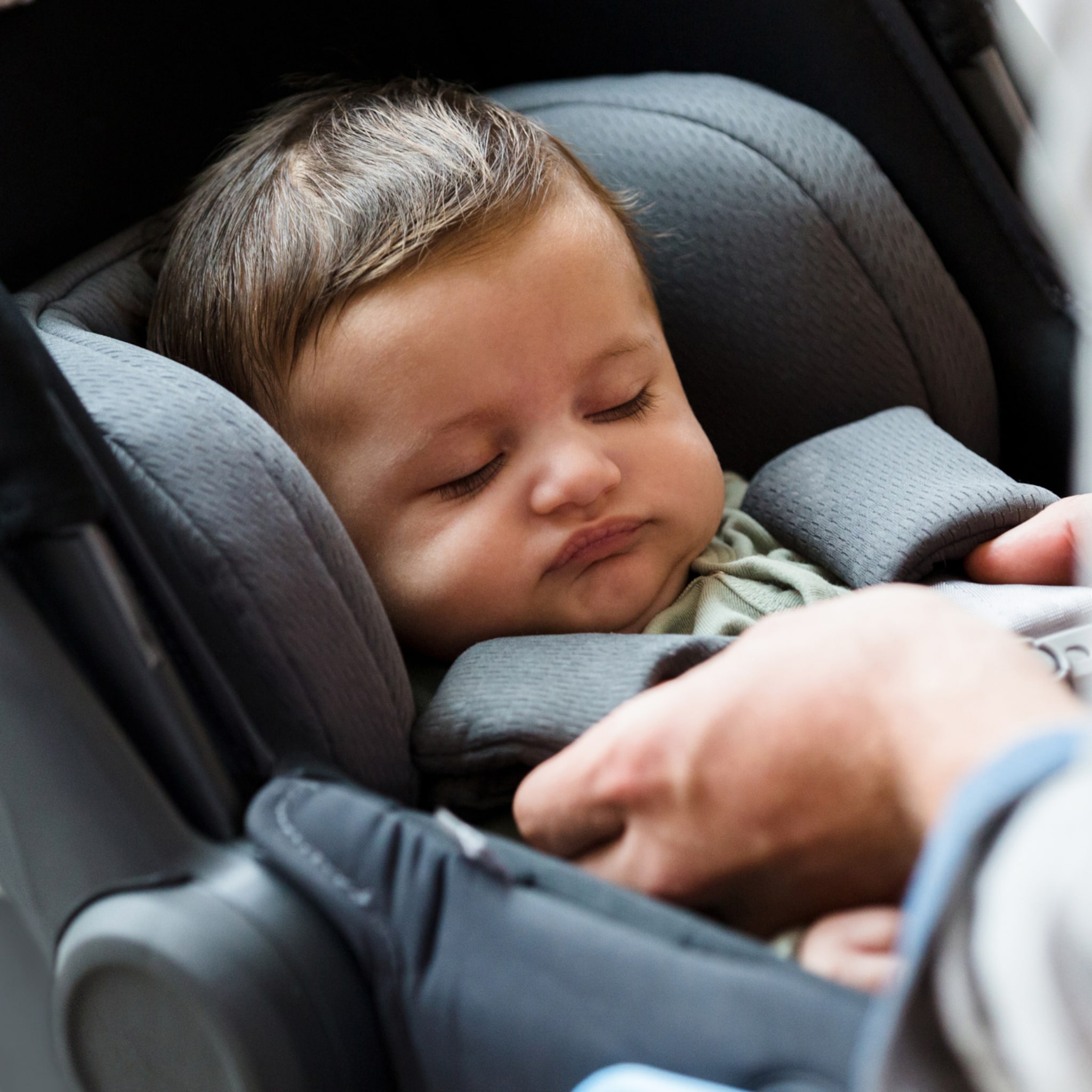 hoe lang mag een baby in een maxi cosi