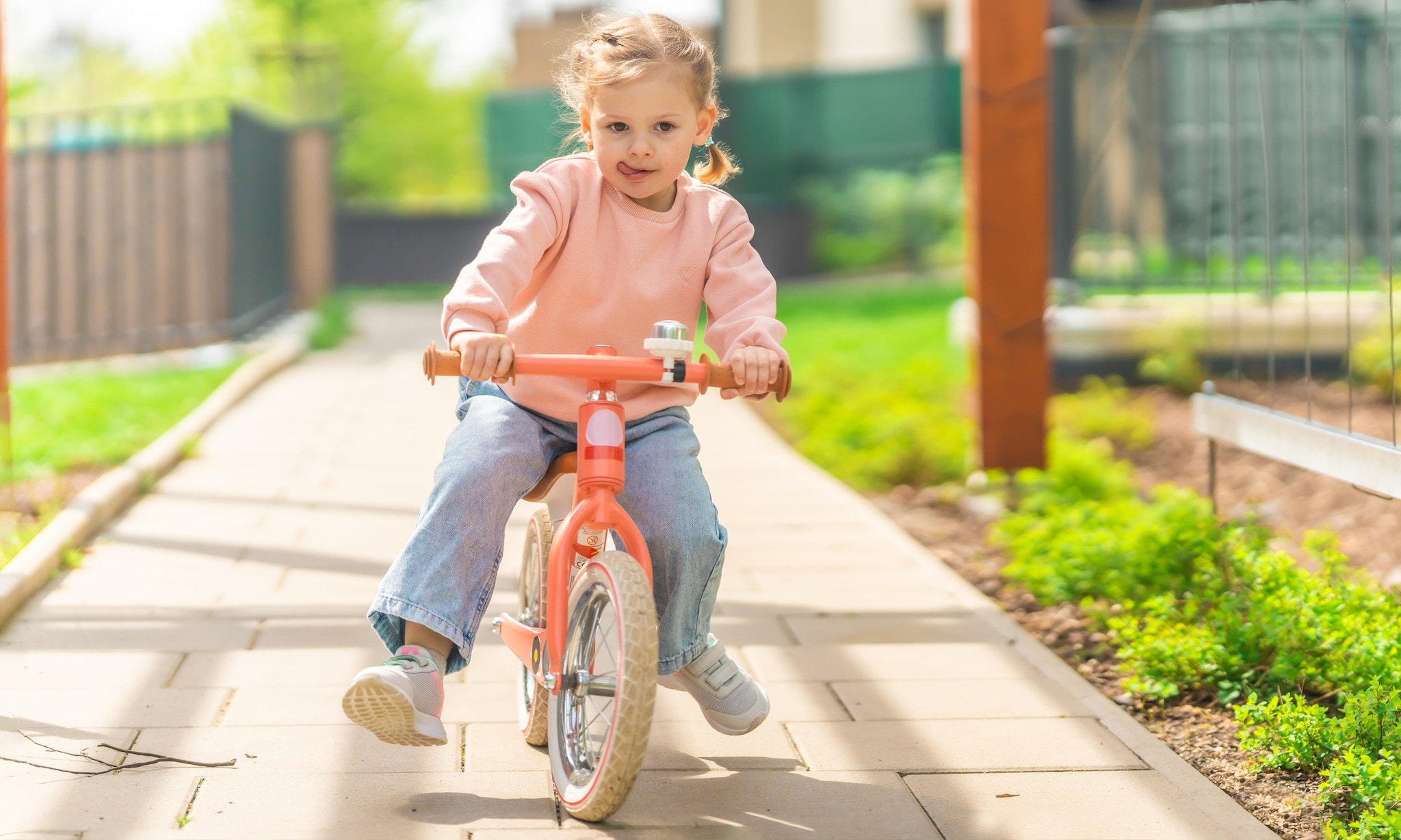 meisje op loopfiets, hier let je op bij het kopen ervan Getty Images