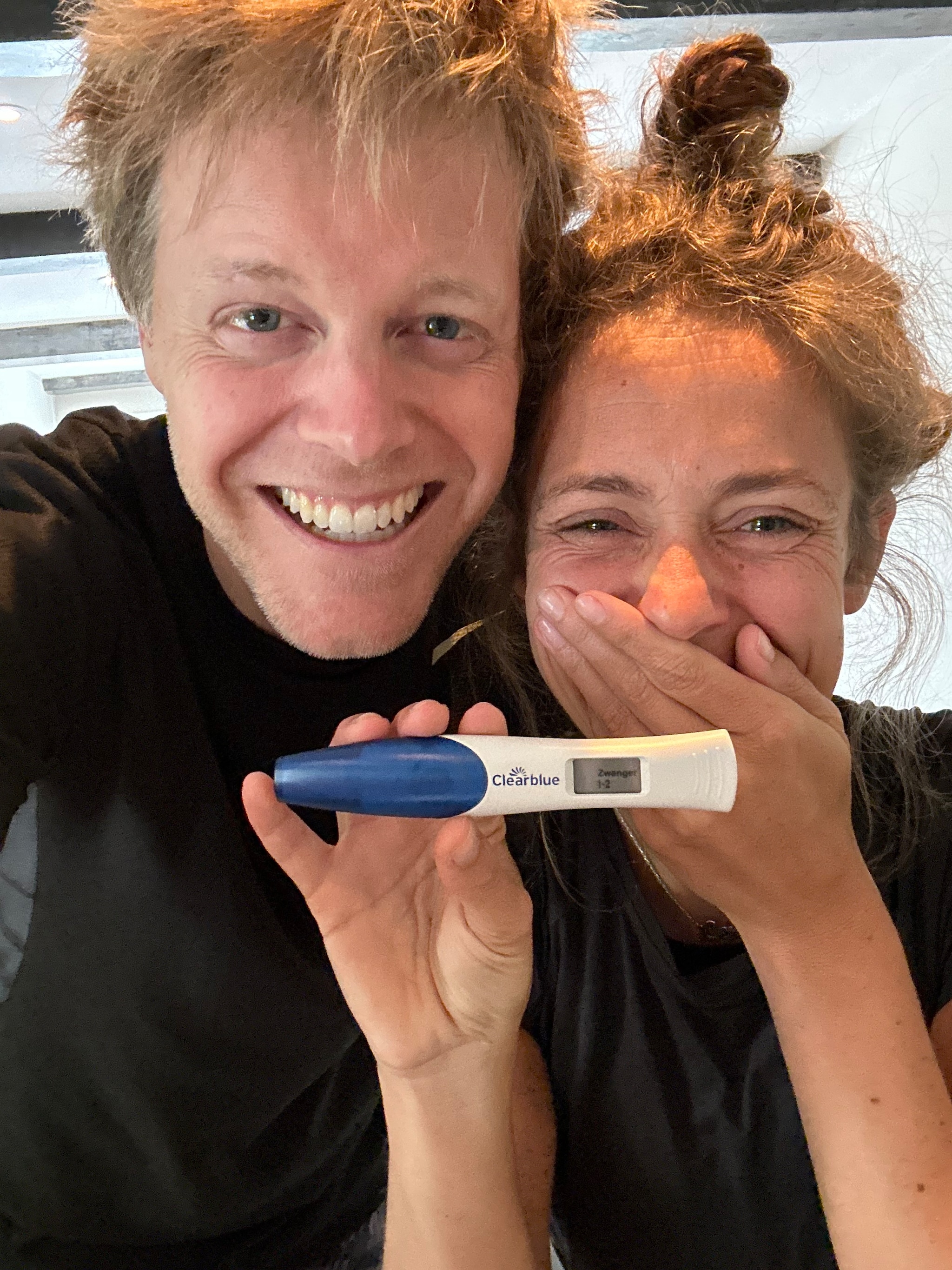 Lex Uiting en zijn vriendin Susan ontdekken dat ze in verwachting is. Lex Uiting