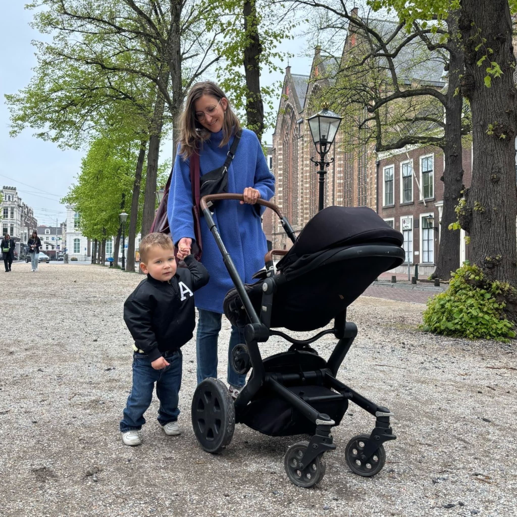 eline eenzaam alleen thuis met kinderen