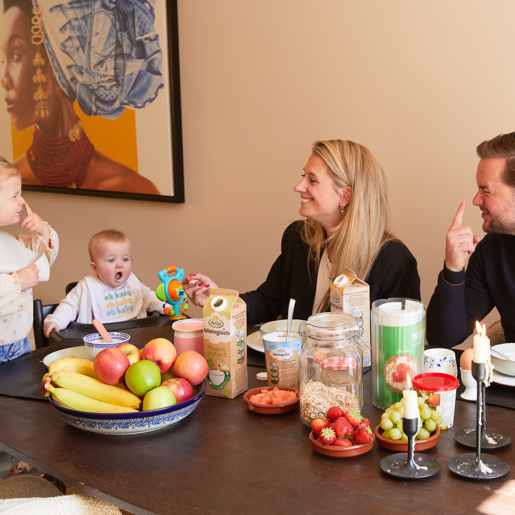 aan tafel bij anne 36 samen tafelen is m n doel maar het wordt ook weleens een hap voor de tv