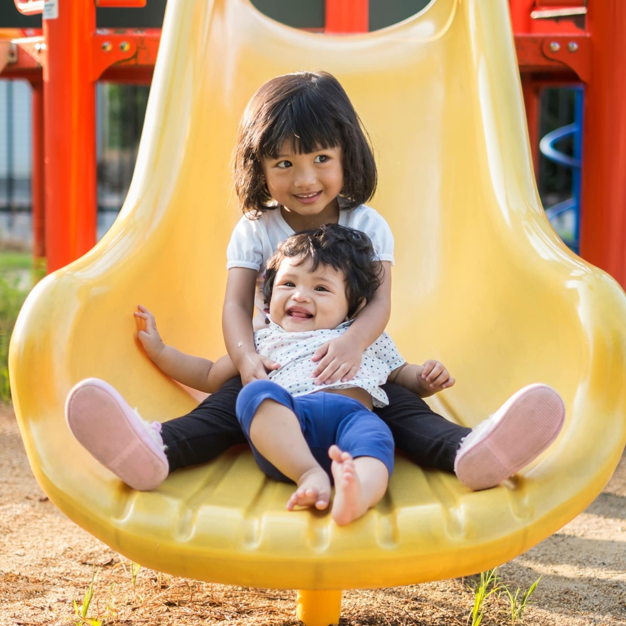 samen spelen samen leren ontwikkelen kinderen zich sneller als ze een oudere broer of zus hebben
