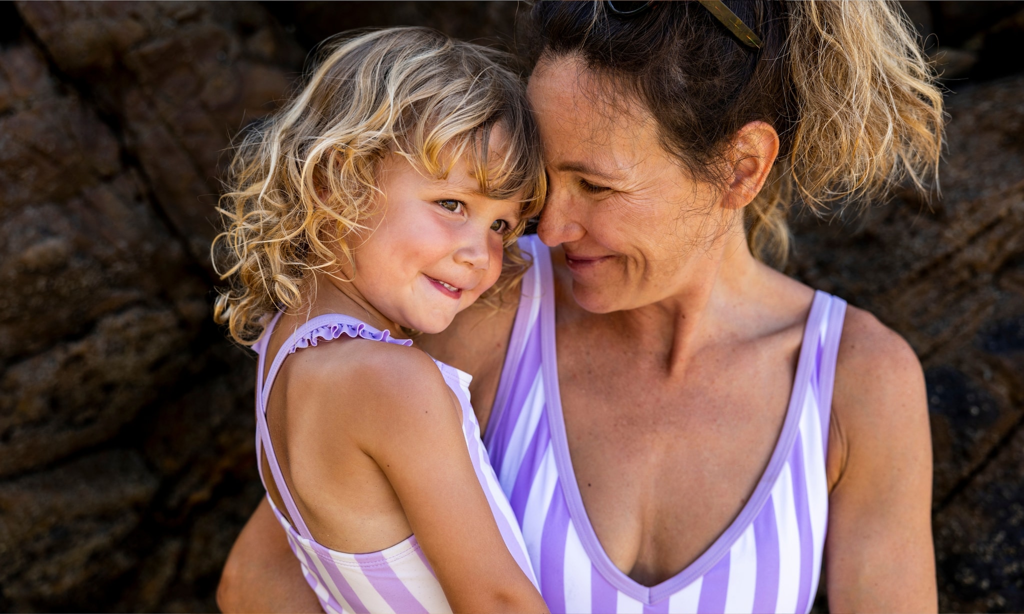 moeder en dochter hebben matching outfits Getty Images