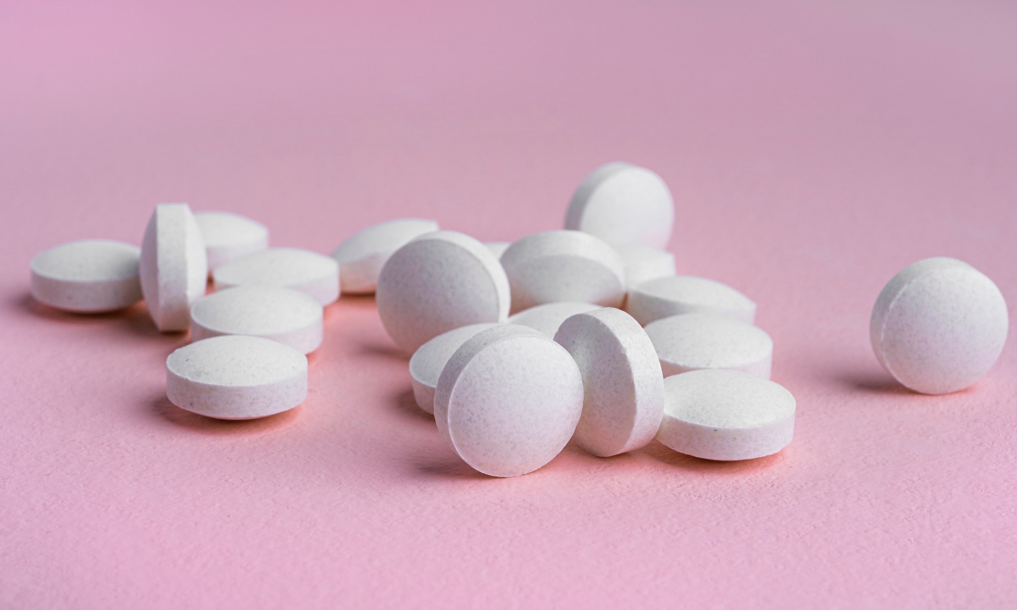 Aspirine wordt alleen aangeboden aan vrouwen met een verhoogd risico op problemen met de placenta. Getty Images