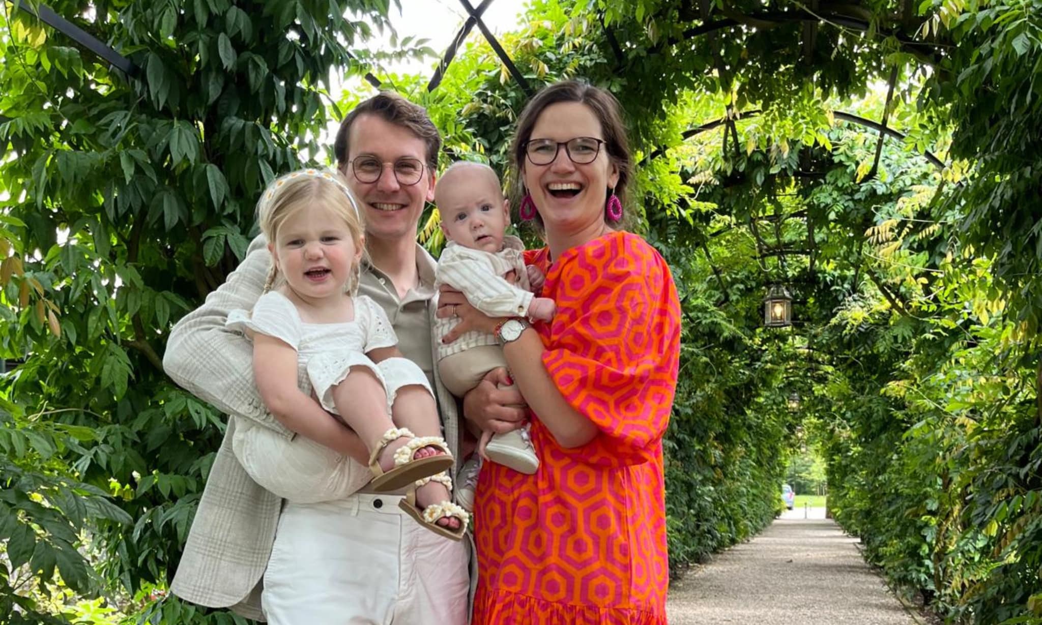 De zolder van Eline (32) brandde af, terwijl de oppas met hun dochter thuis was Privé