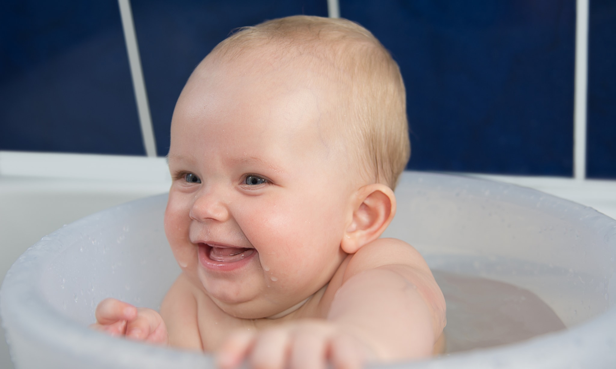 tummy tub, zo gebruik je dit babybadje Getty Images
