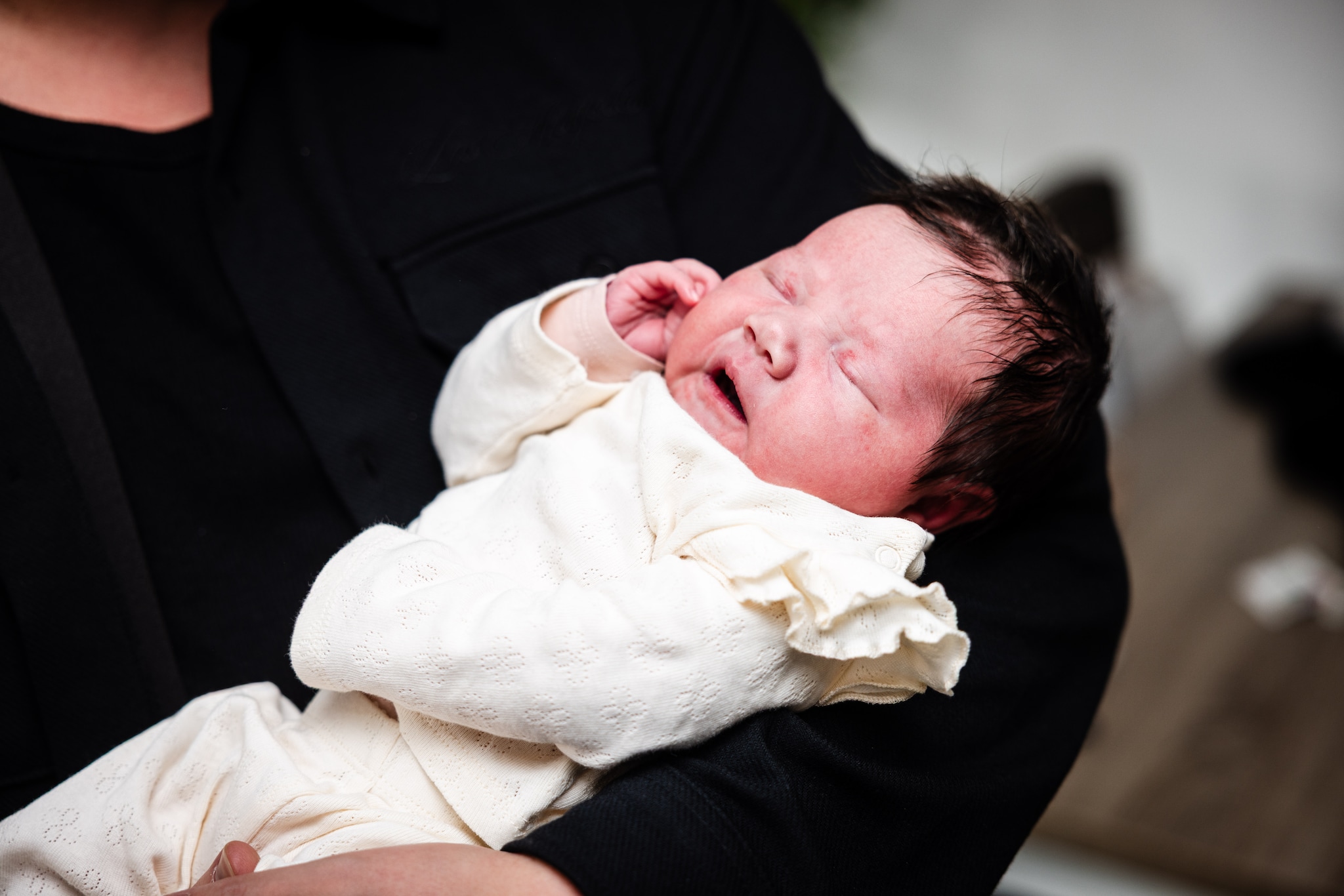 Yuna bij Roy in zijn armen. Jeffrey Groeneweg