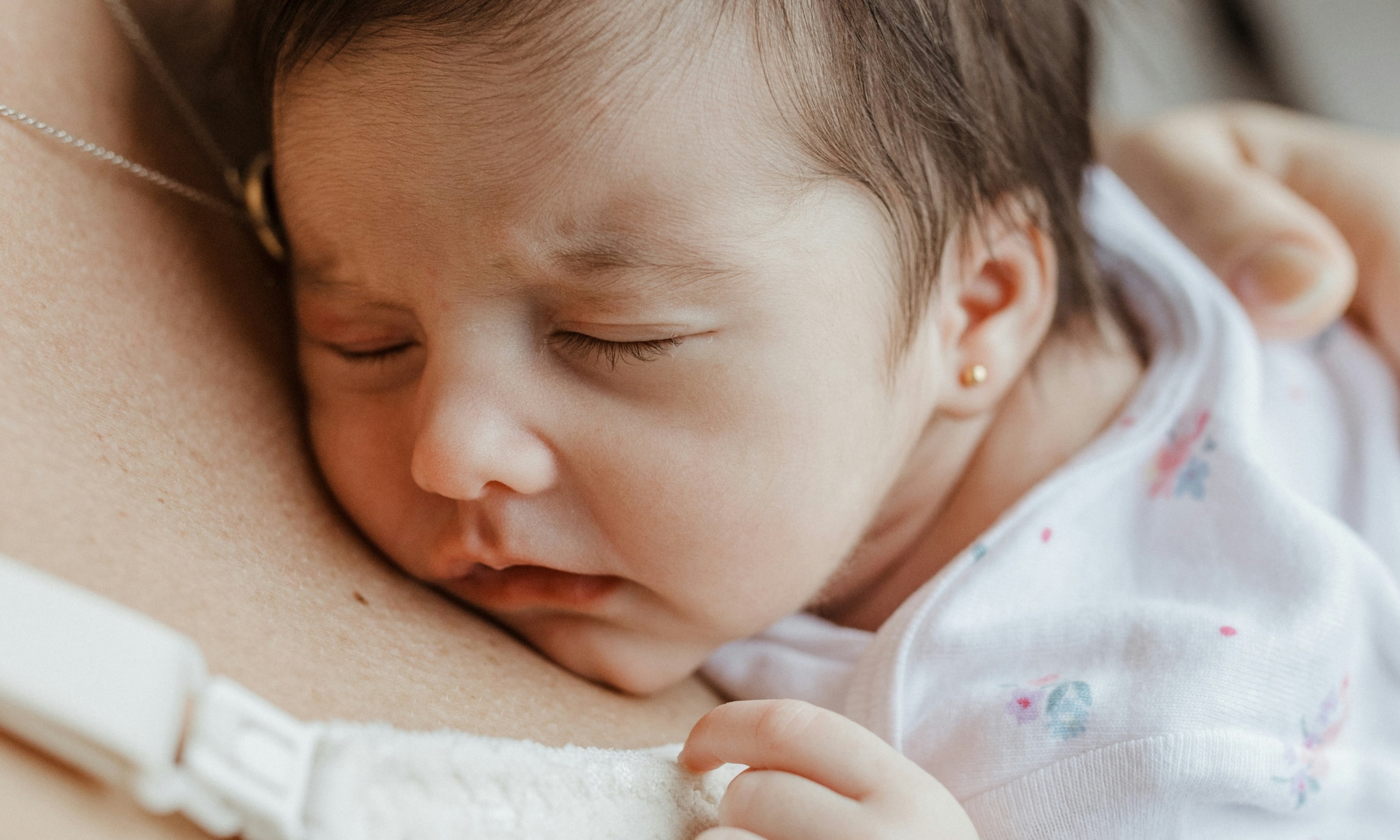 Hoe oud moet je baby zijn voor oorbellen Getty Images