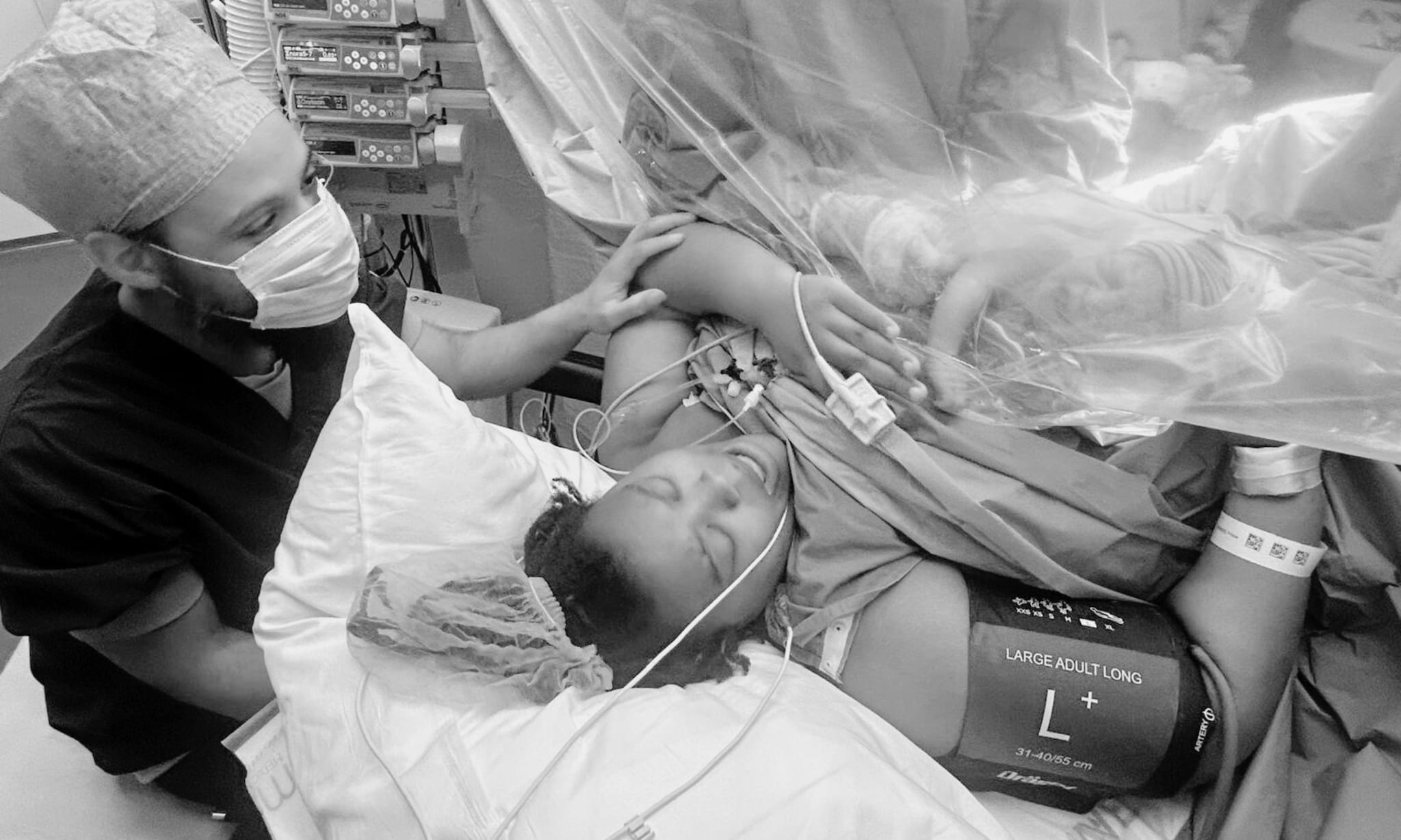 Charity vertelt over haar bevallingsverhaal, een keizersnede.  Privé