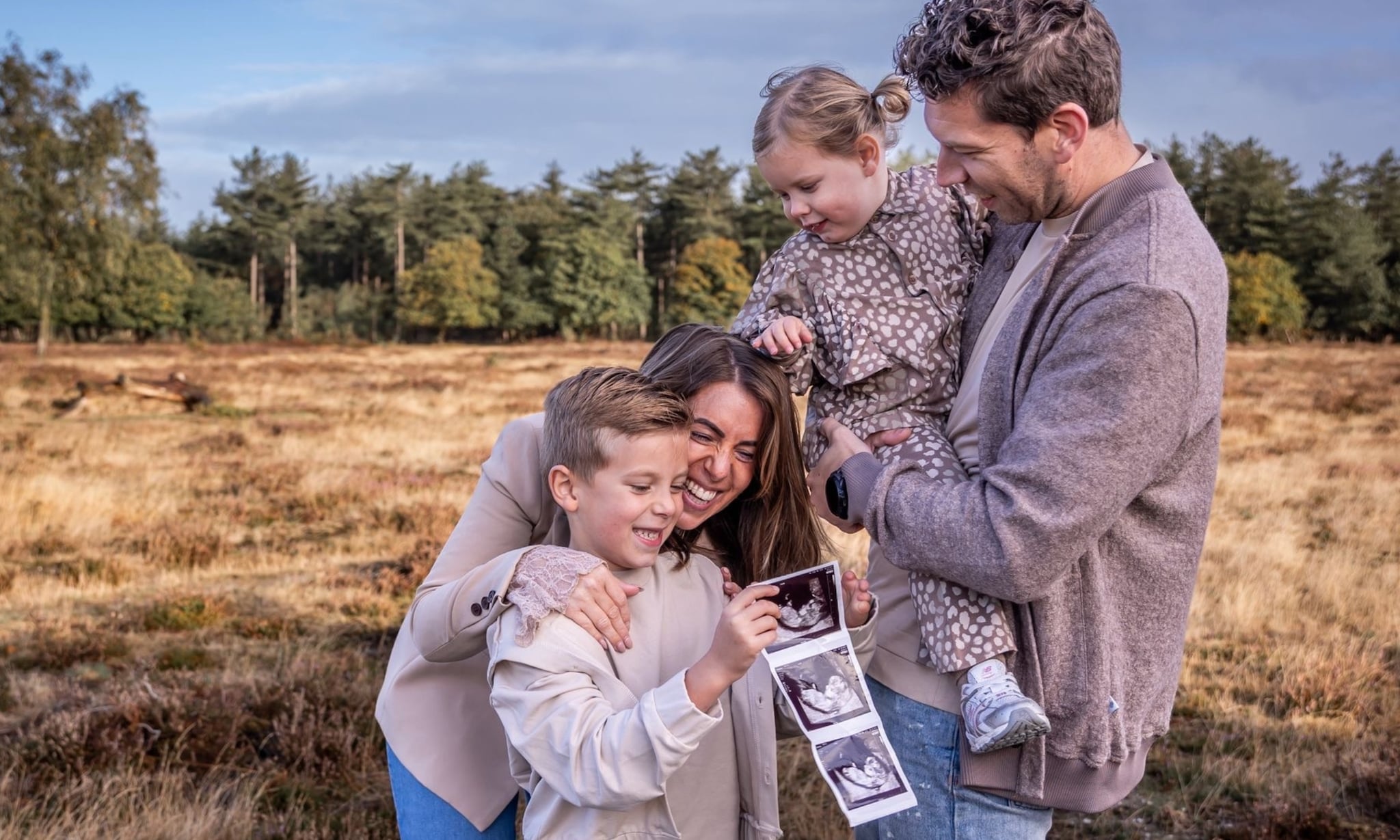 Een buik vol met Jolein (@gewoon.jool) Ruth Heijsen van Ruth Fotografie