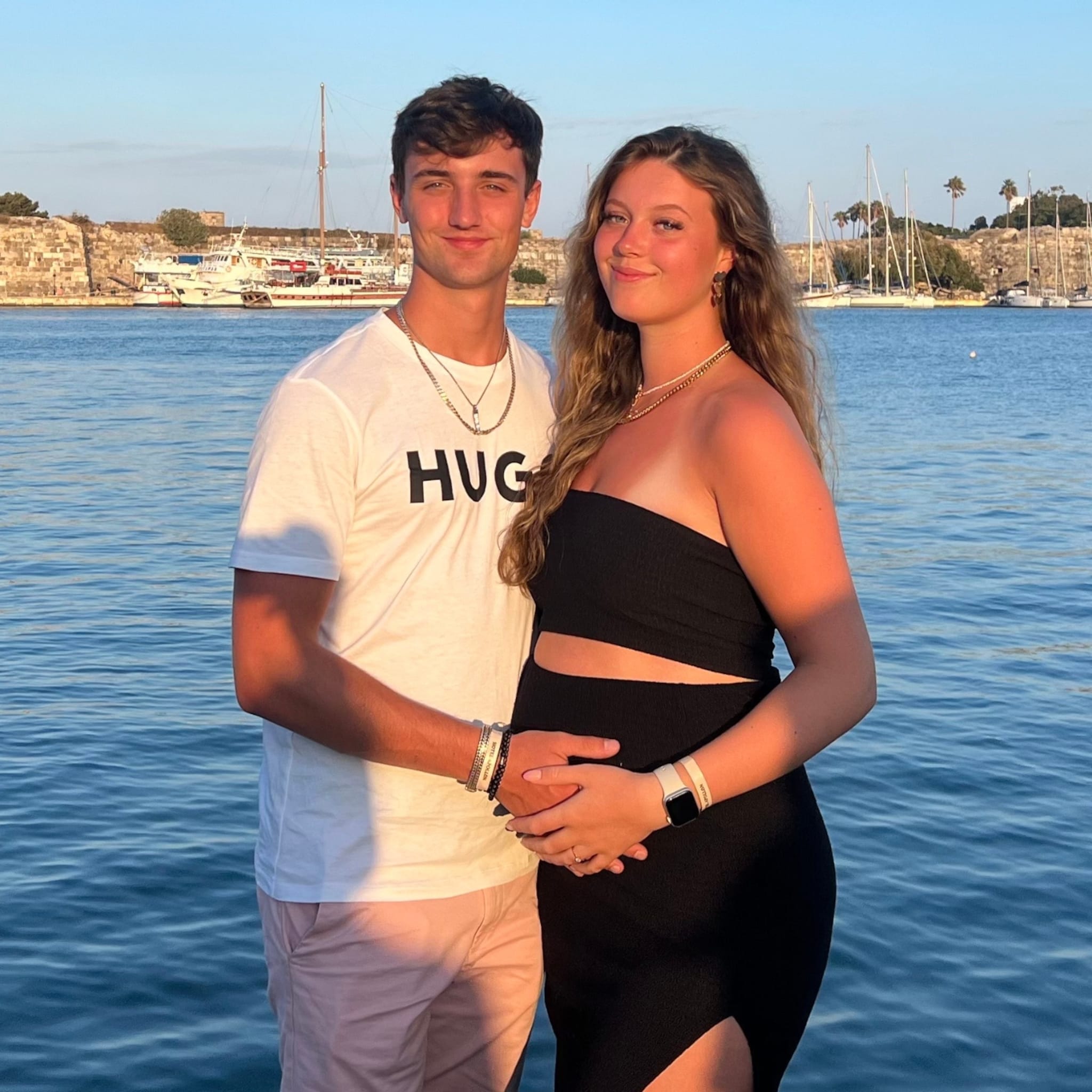 jennifer woont bij ouders en schoonouders