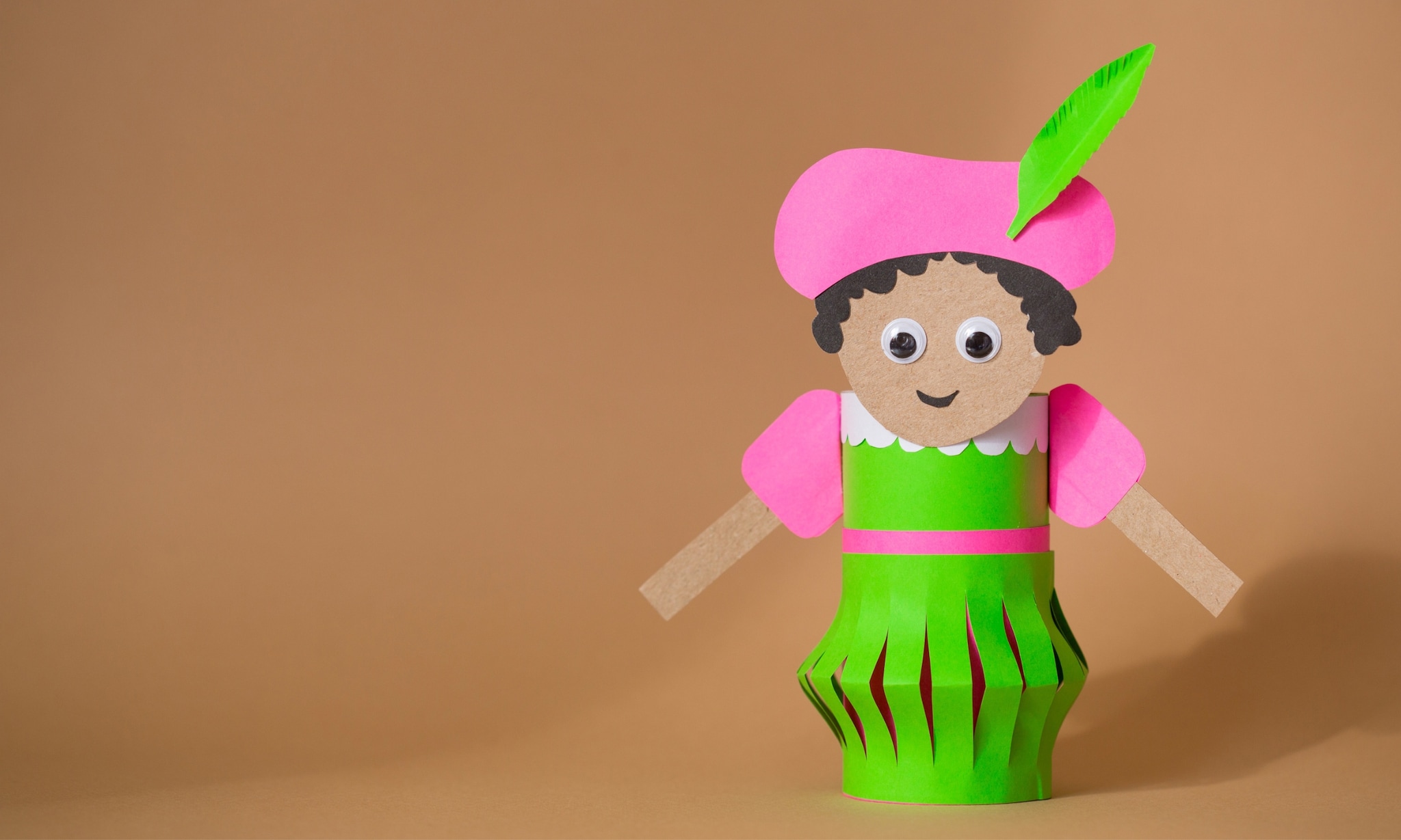 Piet van papier, bij artikel over surprises maken voor sinterklaas op school. Getty Images