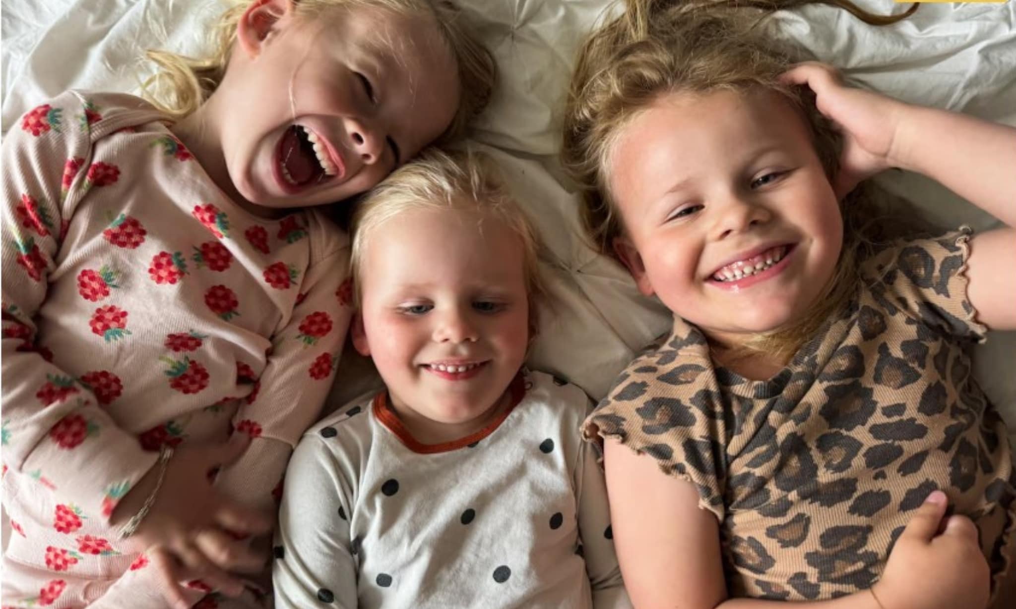 De drie dochters van Olivier en Marieke Amelink. De oudste en de jongste hebben een onzichtbare beperking. privé