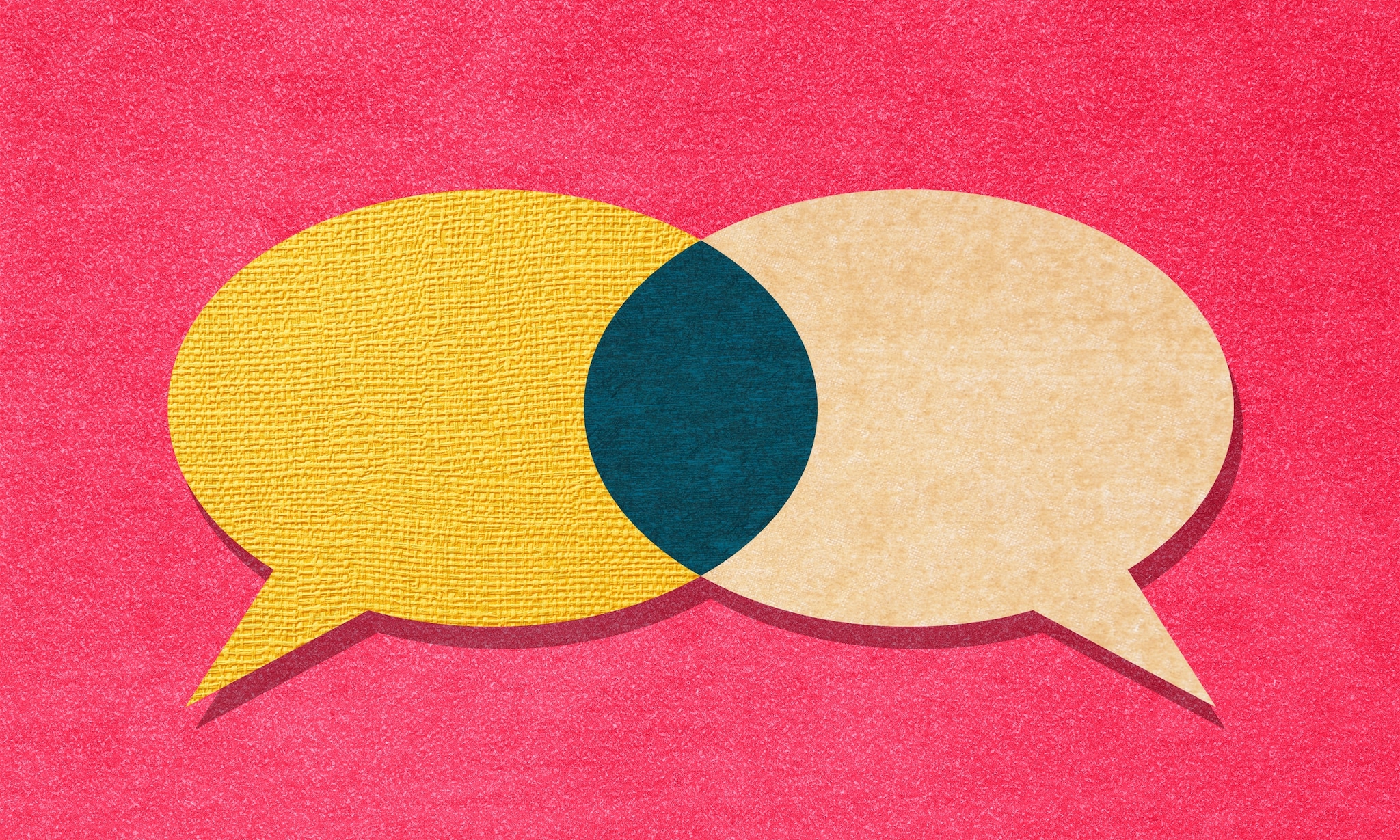 Twee overlappende spraakballonnen, met roze achtergrond. Getty Images