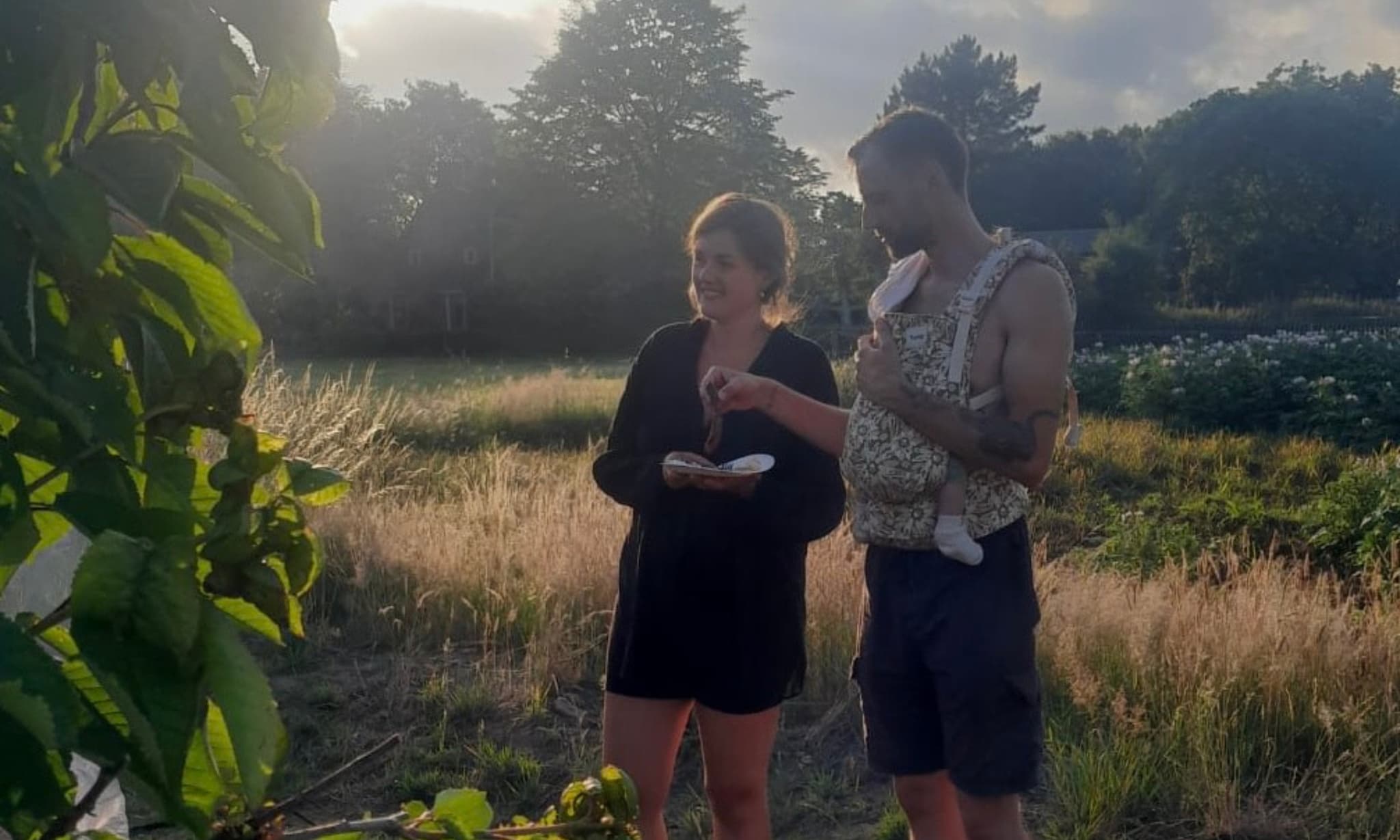 Nikky en partner met baby voor rubriek Had ik maar. privé