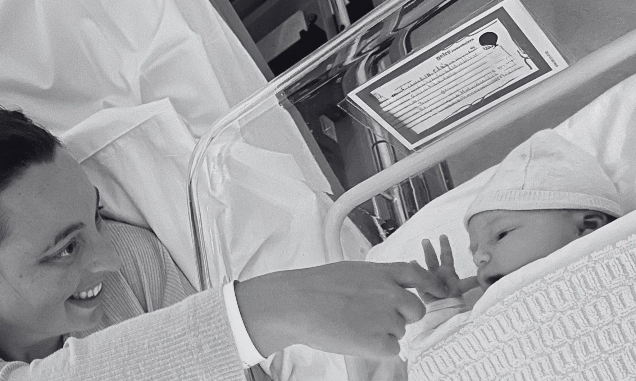 Anouks bevallingsverhaal: ‘Ik voelde alleen lichte krampen, maar zat ineens op 10 centimeter’ Privé