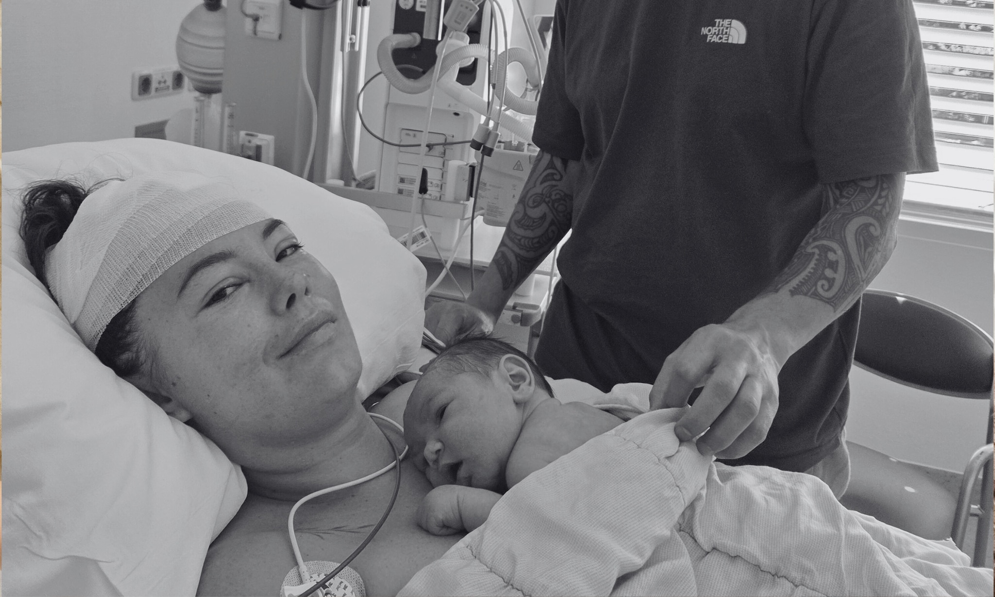 Romy's bevallingsverhaal: ‘Ik was hoogzwanger toen er een zeldzame tumor in mijn hersenen werd ontdekt’ Privé