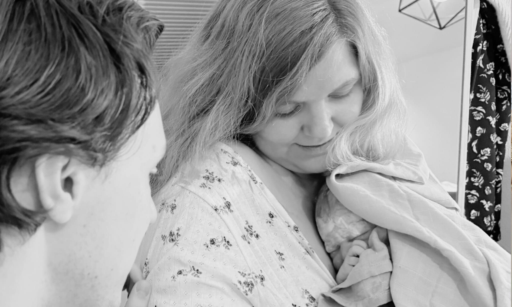 Gianna’s bevallingsverhaal: ‘Gelukkig zijn we niet meer naar het ziekenhuis gegaan, anders was het een autobaby geworden’  Privé