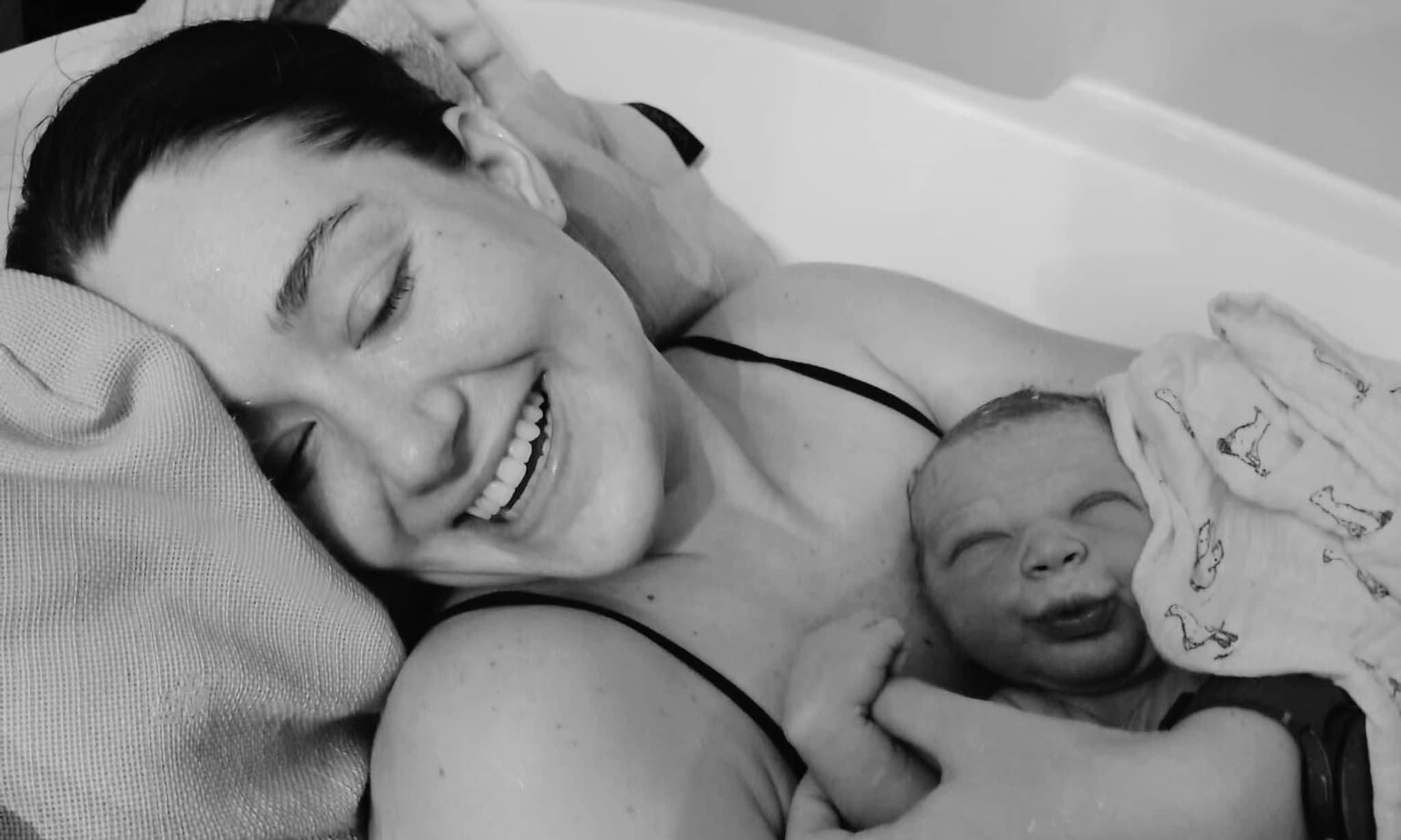 Michelle beviel thuis in haar eigen bad, en het ging heel snel.  Privé