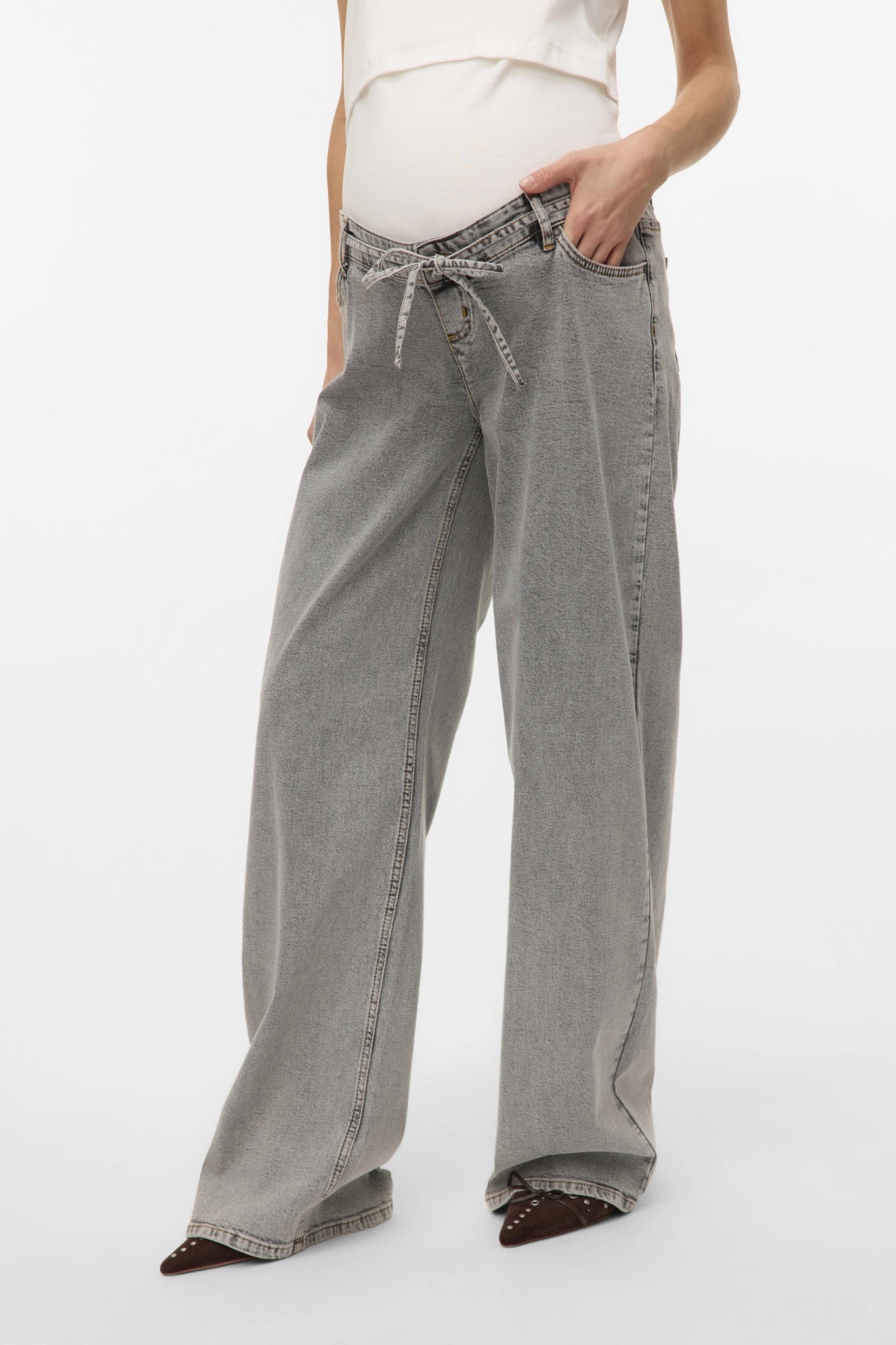 grijze wide leg zwangerschapsjeans van mamalicious Mamalicious