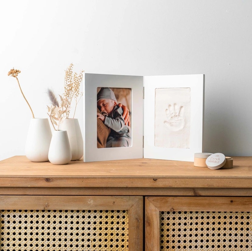 fotolijst met gipsafdruk prenatal Prénatal