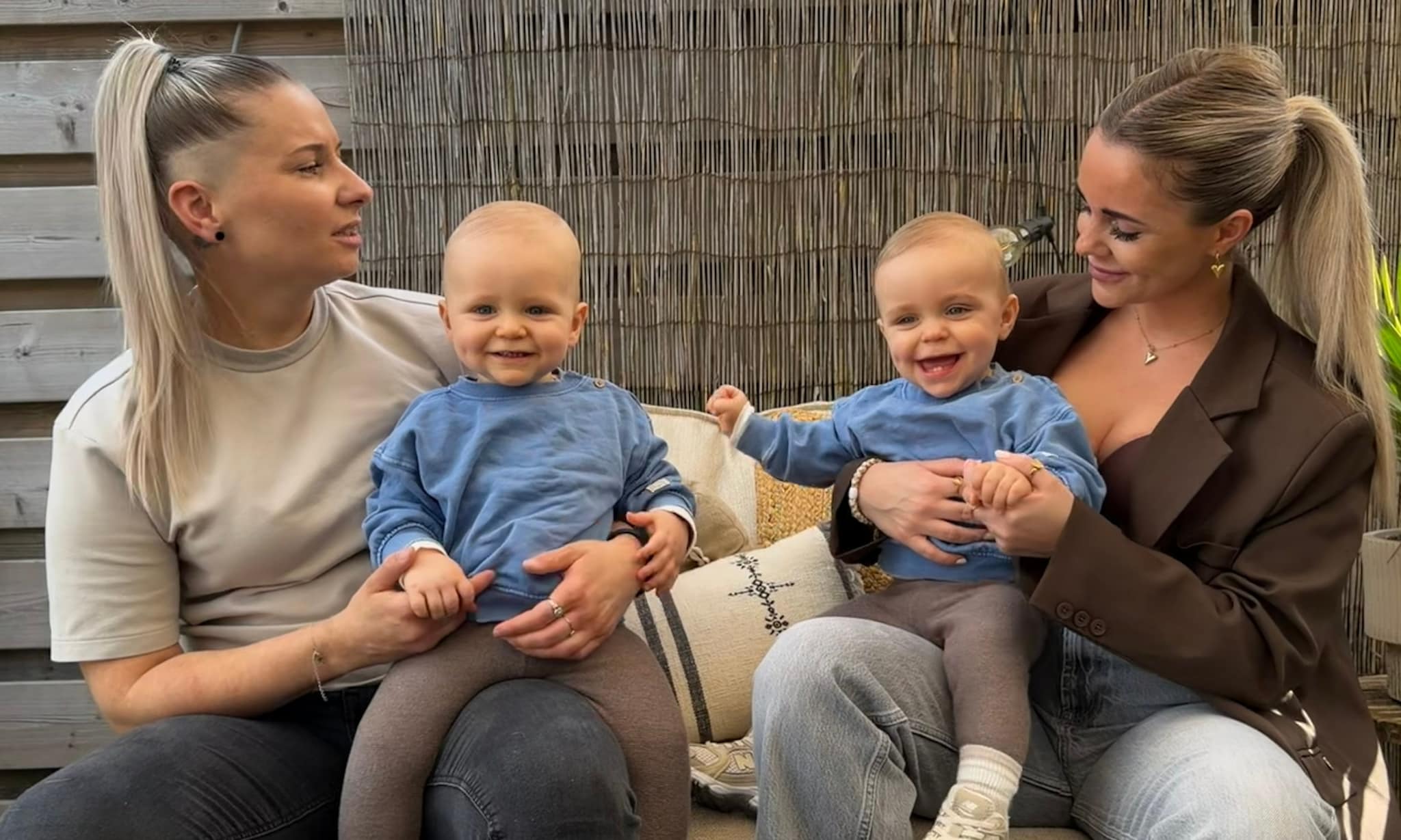 Robin en Romy (rechts op de foto) samen met tweeling,