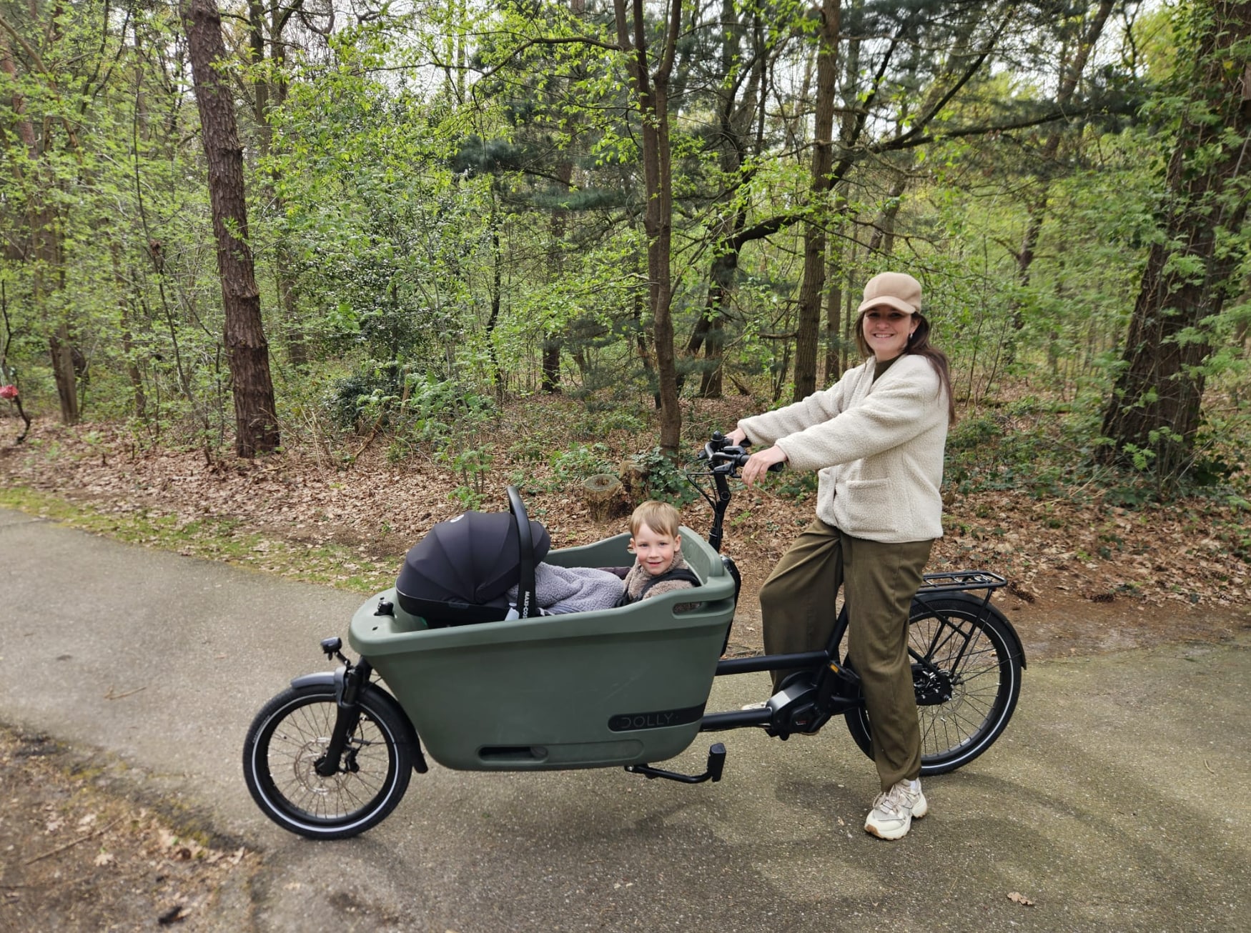 Marieke met Jan en Lex in de Dolly Joy bakfiets.
