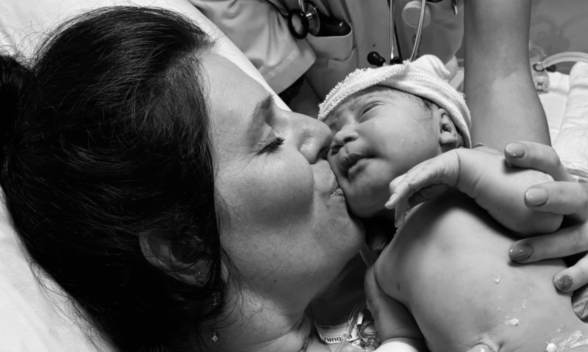 Danielles bevallingsverhaal: ‘Ze is met de vacuümpomp gehaald, maar bleef vastzitten’