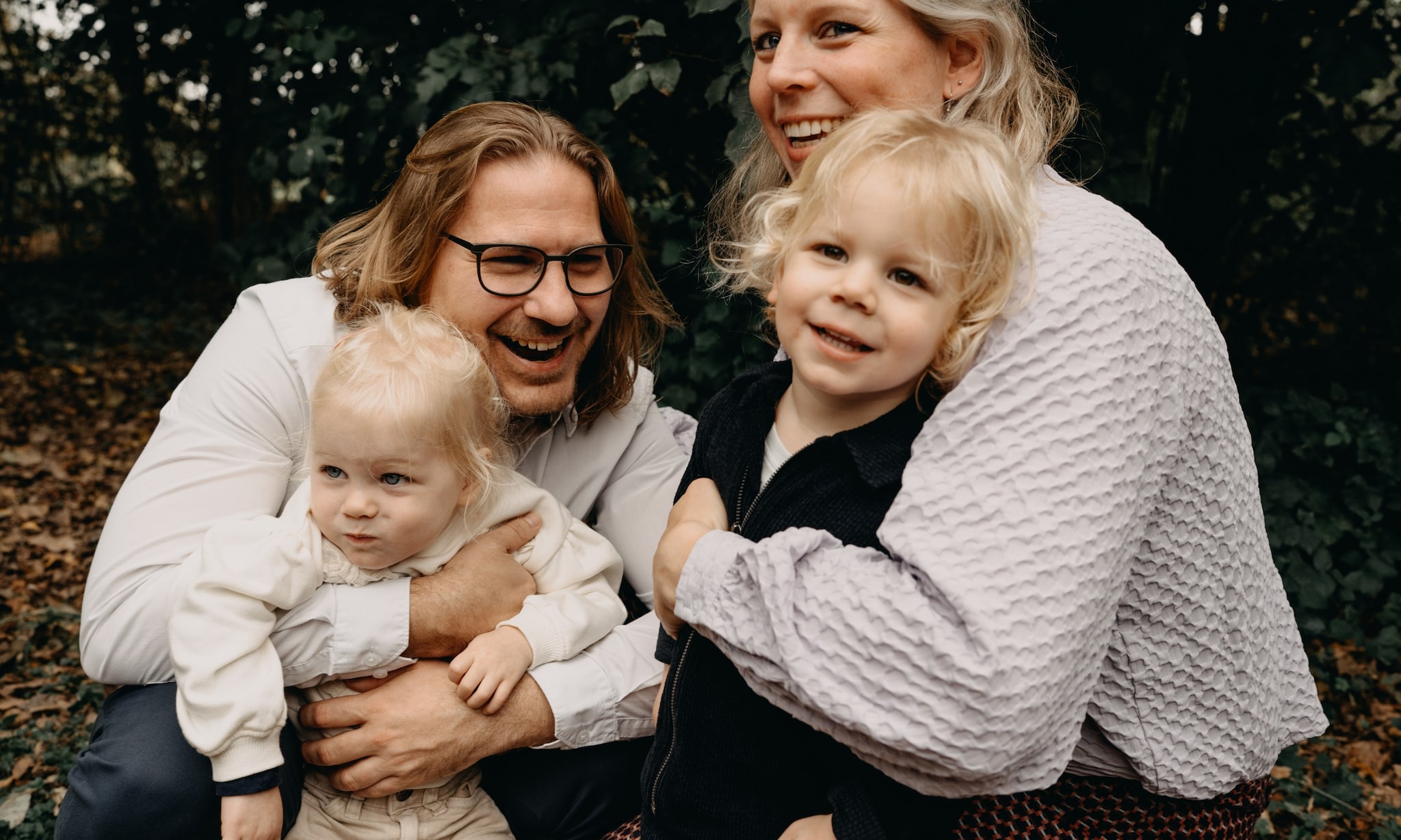 Dirk, zijn partner en hun tweeling.