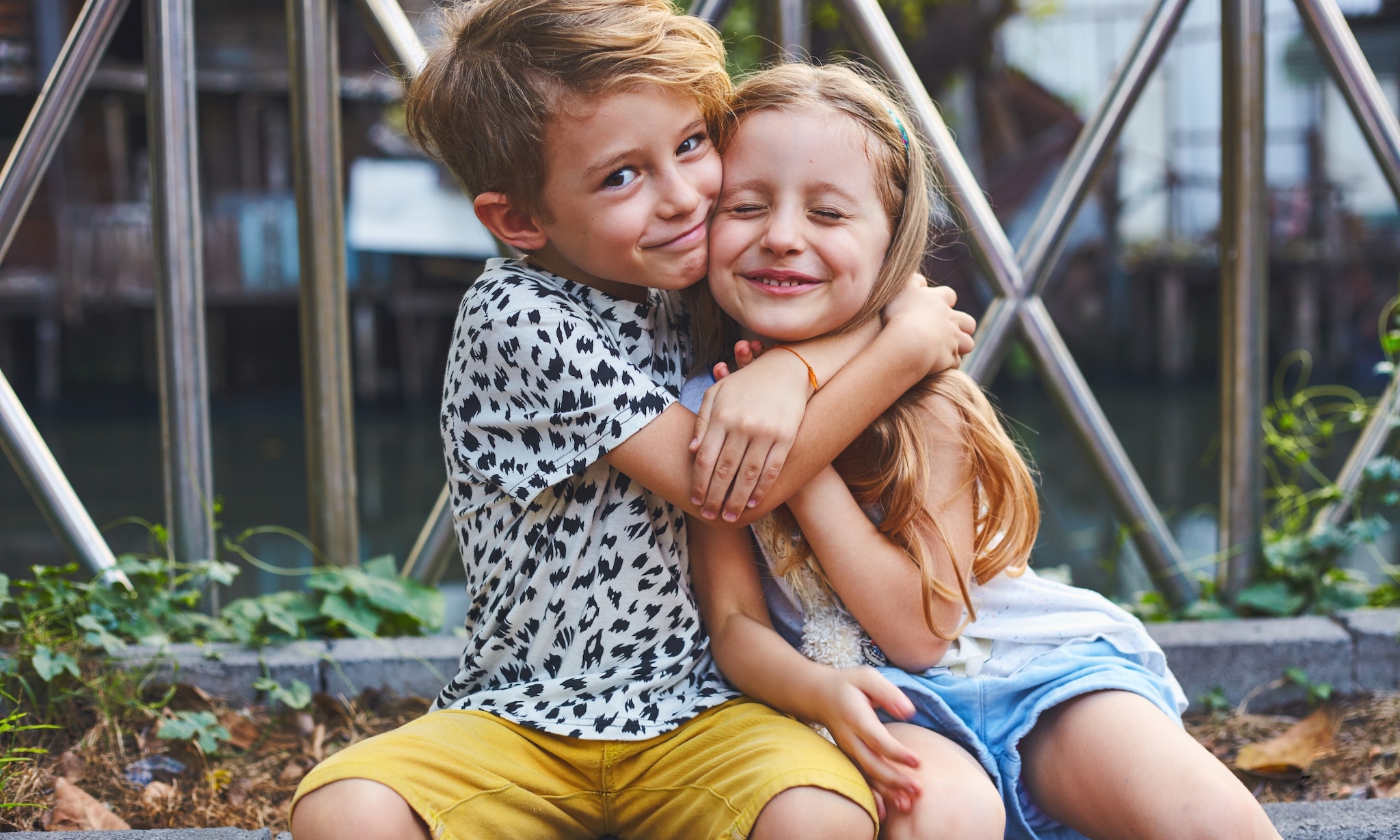 Juist als de kinderen nog jong zijn hebben ouders veel invloed op hoe ze later met elkaar omgaan.