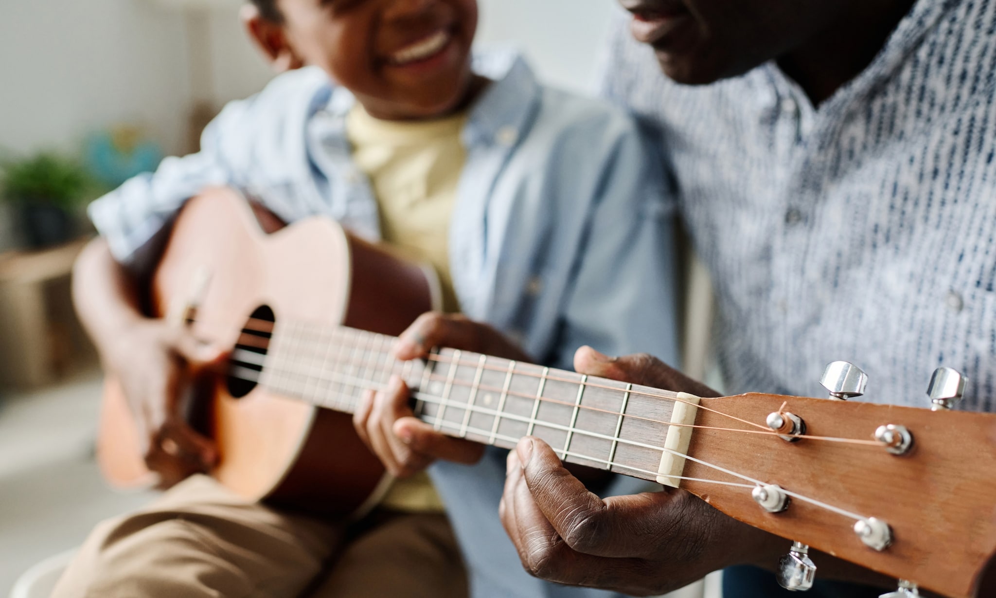 Muziek maken is niet alleen leuk, het heeft ook een positief effect op de intelligentie en sociale vaardigheden van je kind.