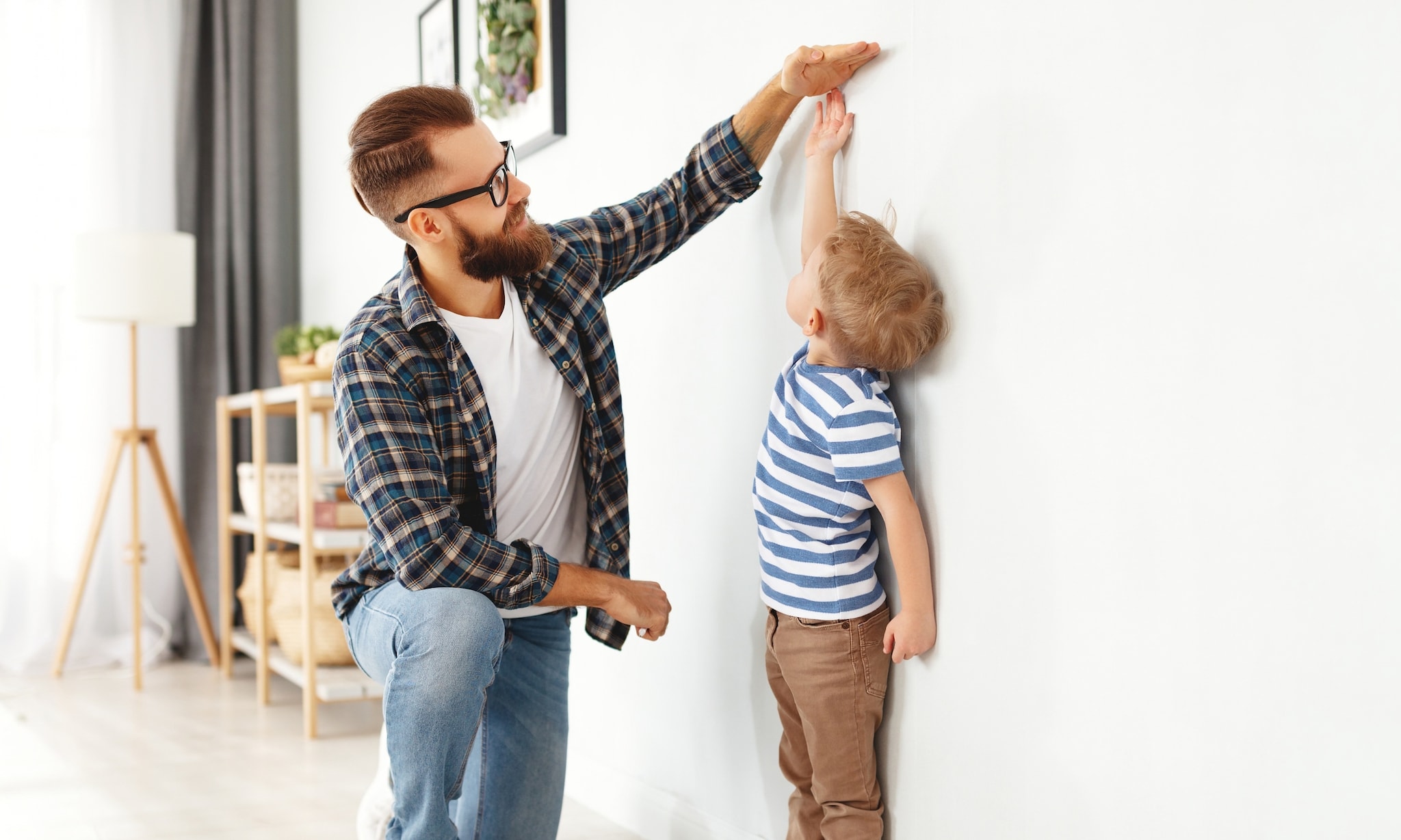 Groeien kinderen nou harder in de zomer? Een kinderarts weet het antwoord.