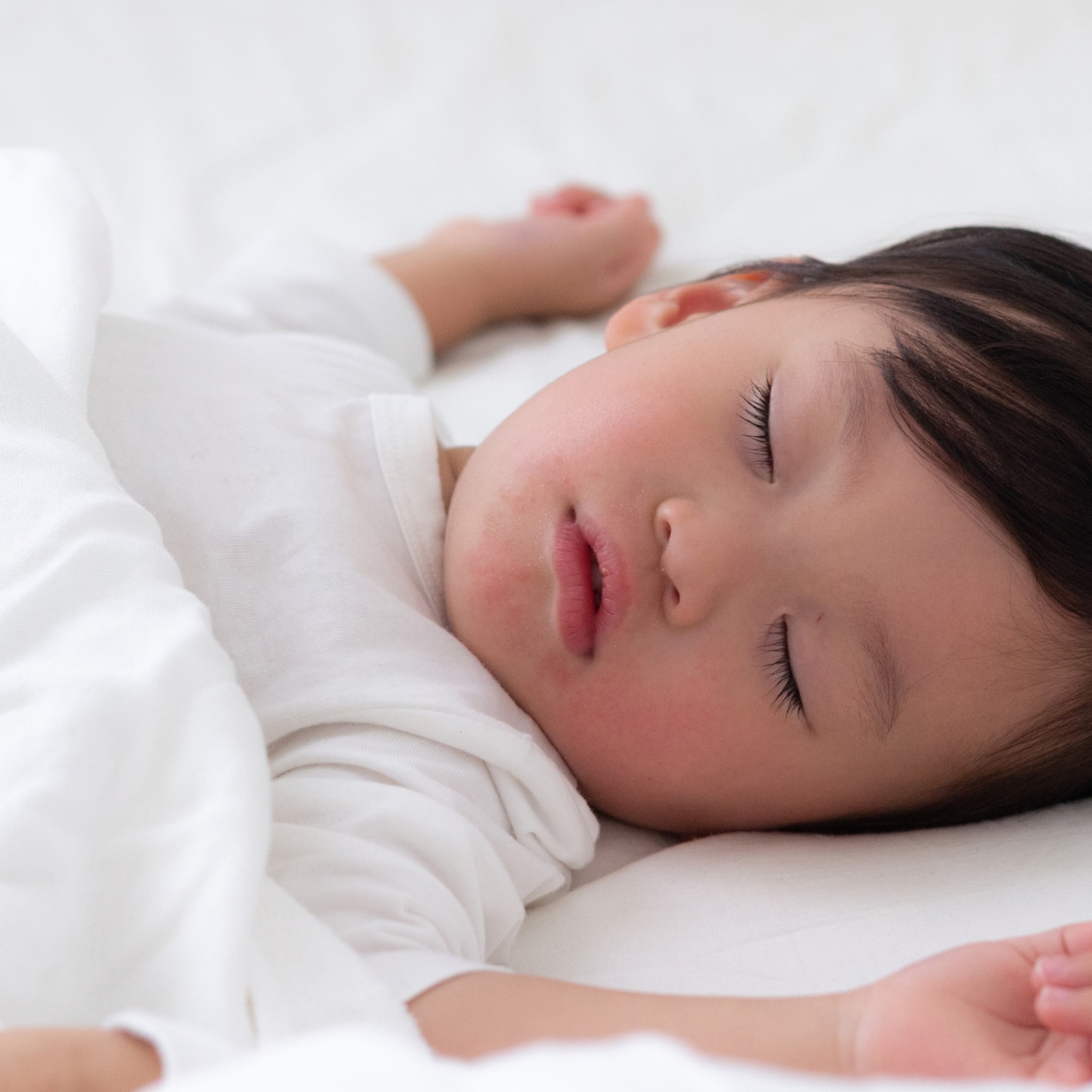 zo kom je de plaknacht door 11x tips van ouders om de kinderkamer koel te houden