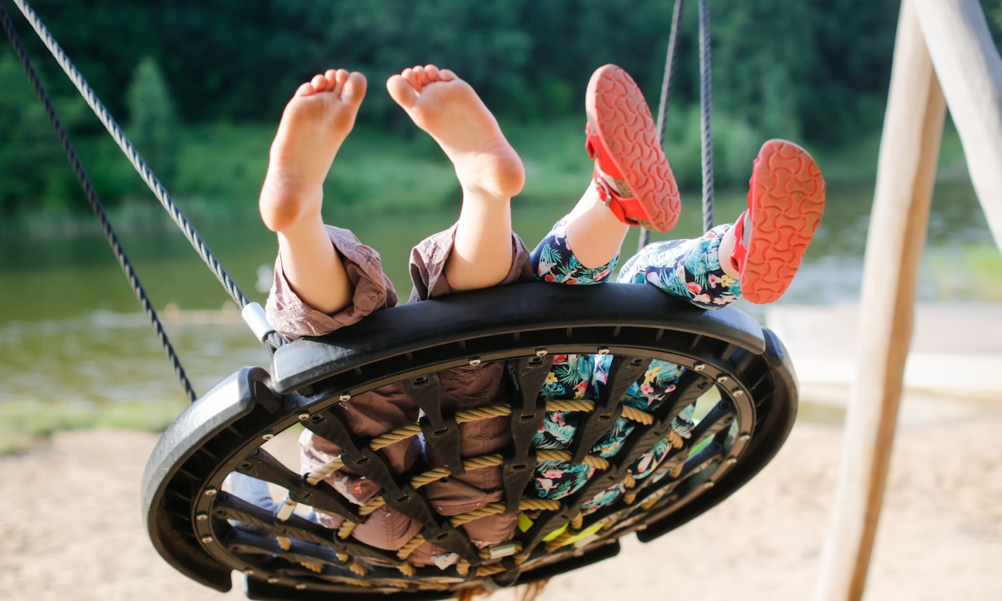 Ben je geen fan van massale pretparken, bijvoorbeeld omdat je nog jonge kinderen hebt? Ga dan voor kleiner en overzichtelijker.