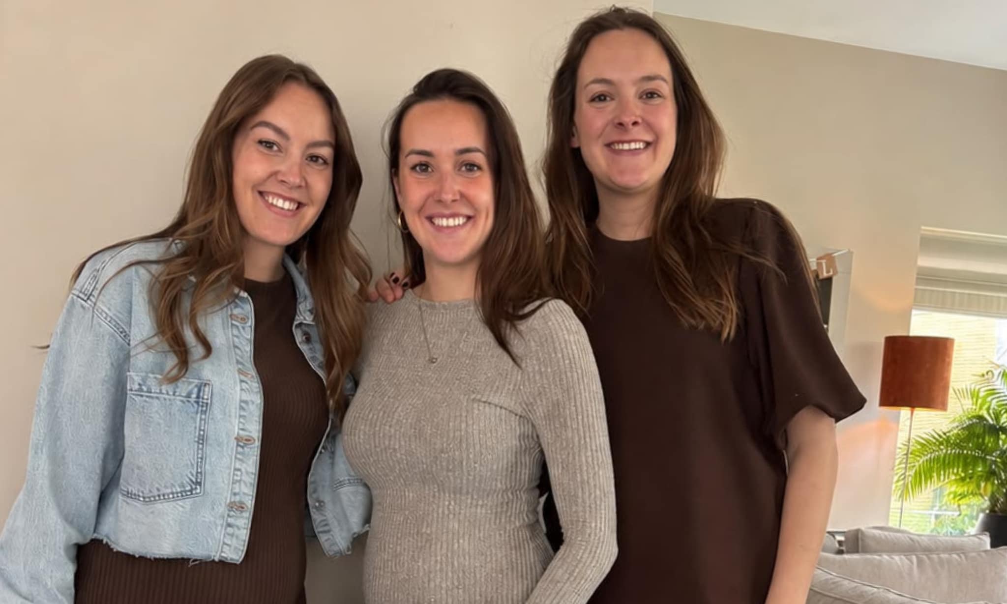 Drie zussen Amber, Fleur en Merel zijn tegelijk zwanger