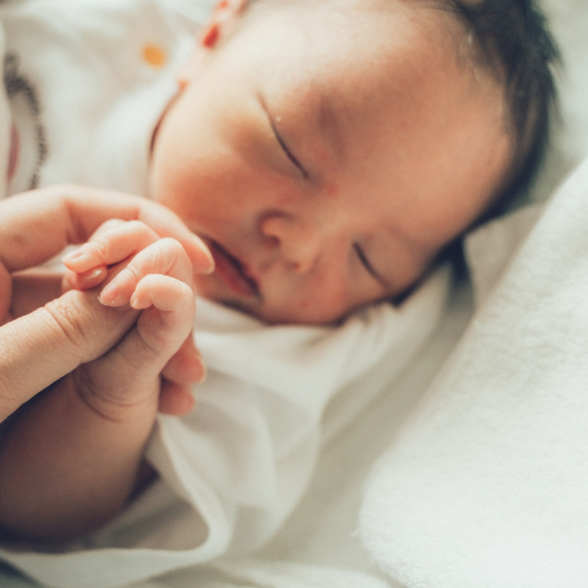 heeft je baby last van koude paarse handjes dit is de oorzaak