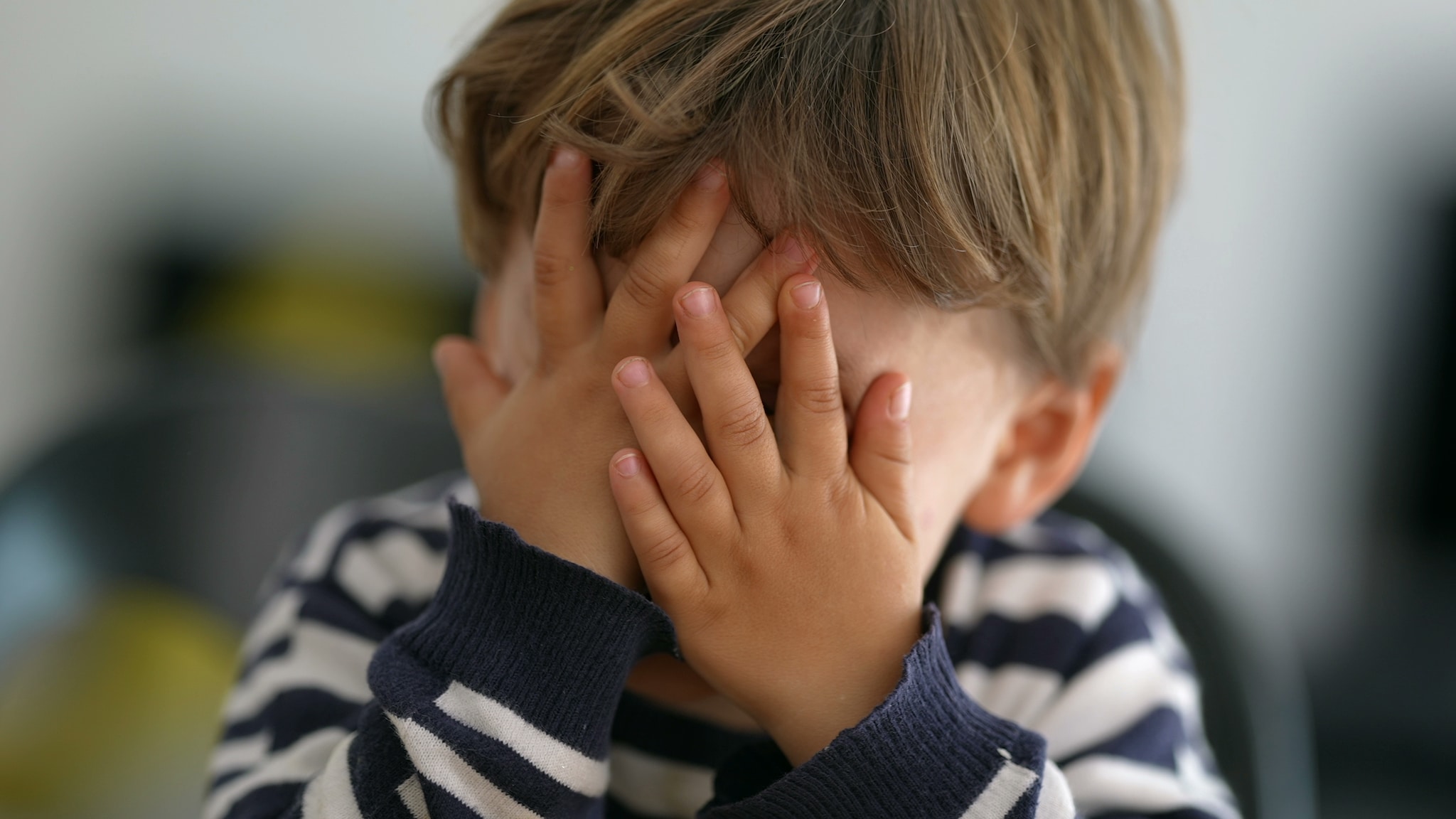 ‘Ik zag mama kontje wiebelen op papa’: 12x betrapt door je kind tijdens seks