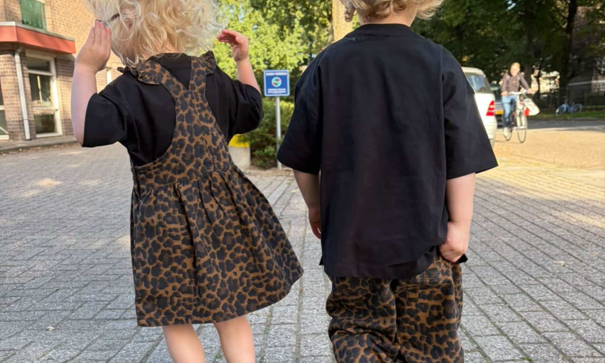 Dirk (40) vindt matchende kleding vreselijk voor zijn tweeling